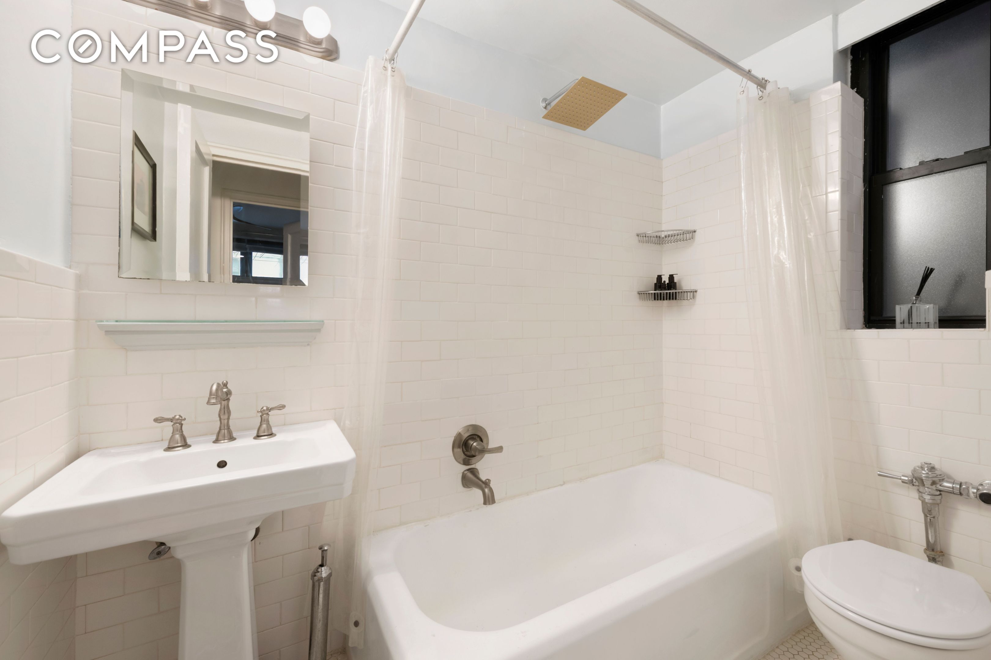 #8 photo, 349 E 49th Street, مانهاتن Midtown East , NY 10017