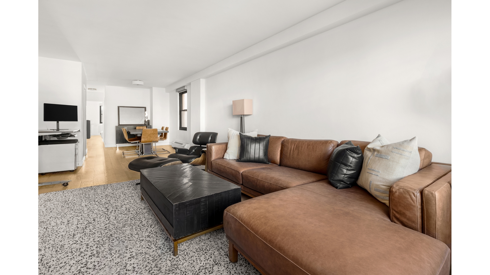 #2 photo, 210 E 15TH Street, Gramercy Park , NY 10003