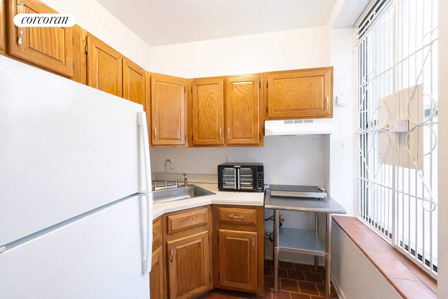 #5 photo, 306 W 80TH Street, מנהטן Upper West Side , NY 10024