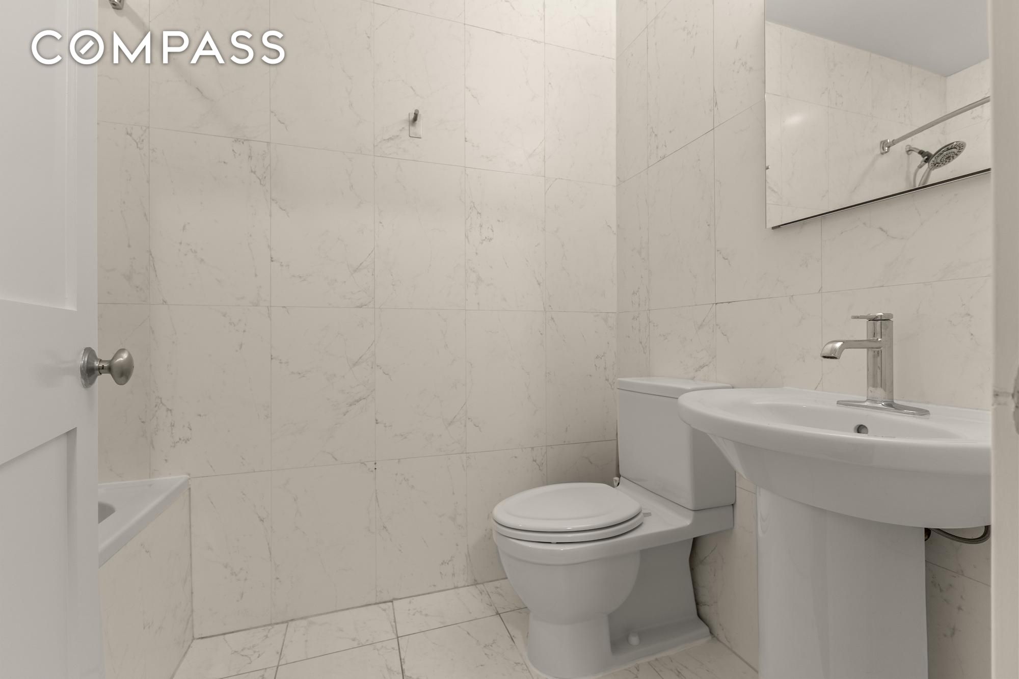 #9 photo, 555 Lenox Avenue, मैनहटन Central Harlem , NY 10030