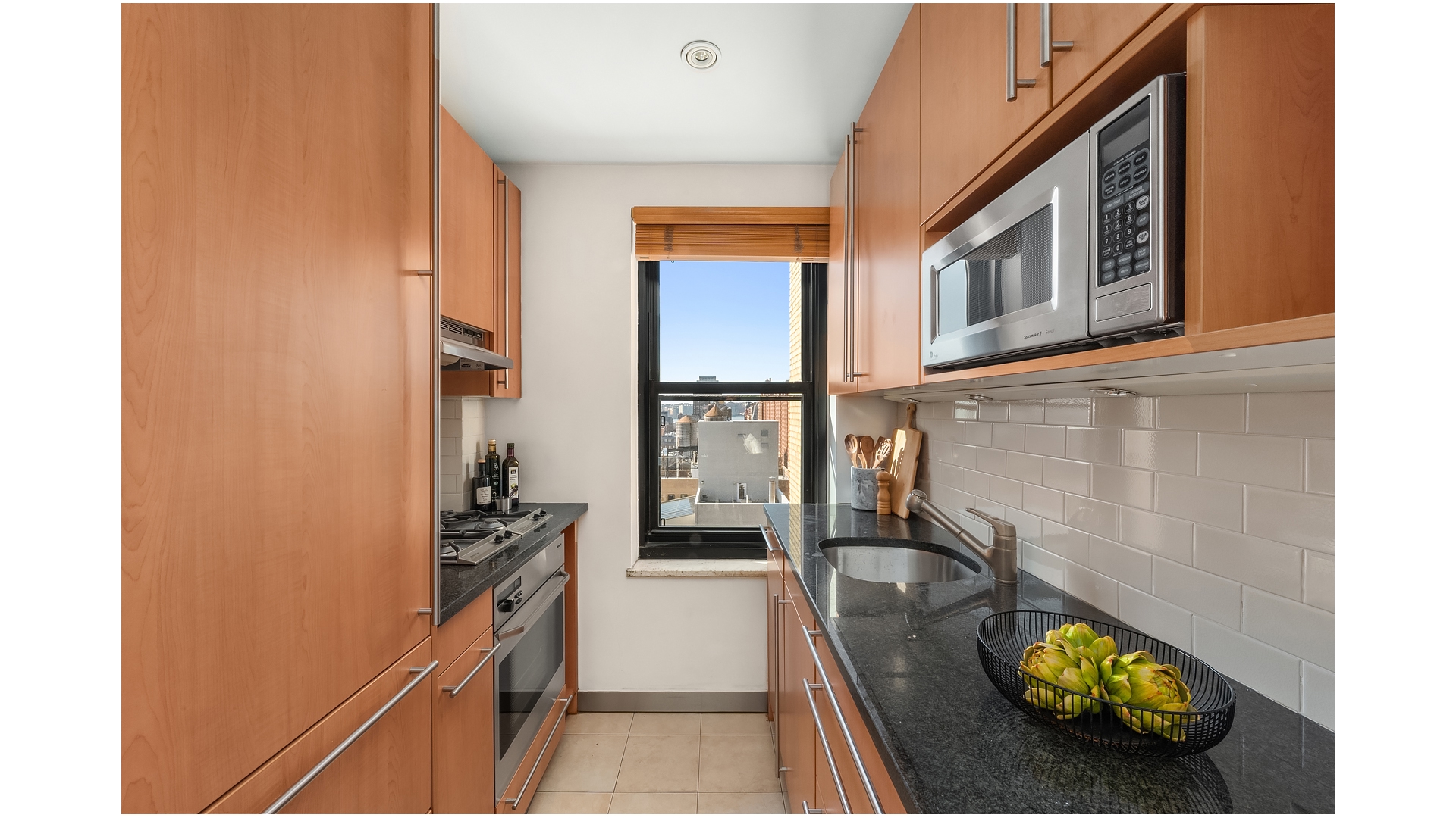 #5 photo, 300 W 23RD Street, Chelsea , NY 10011