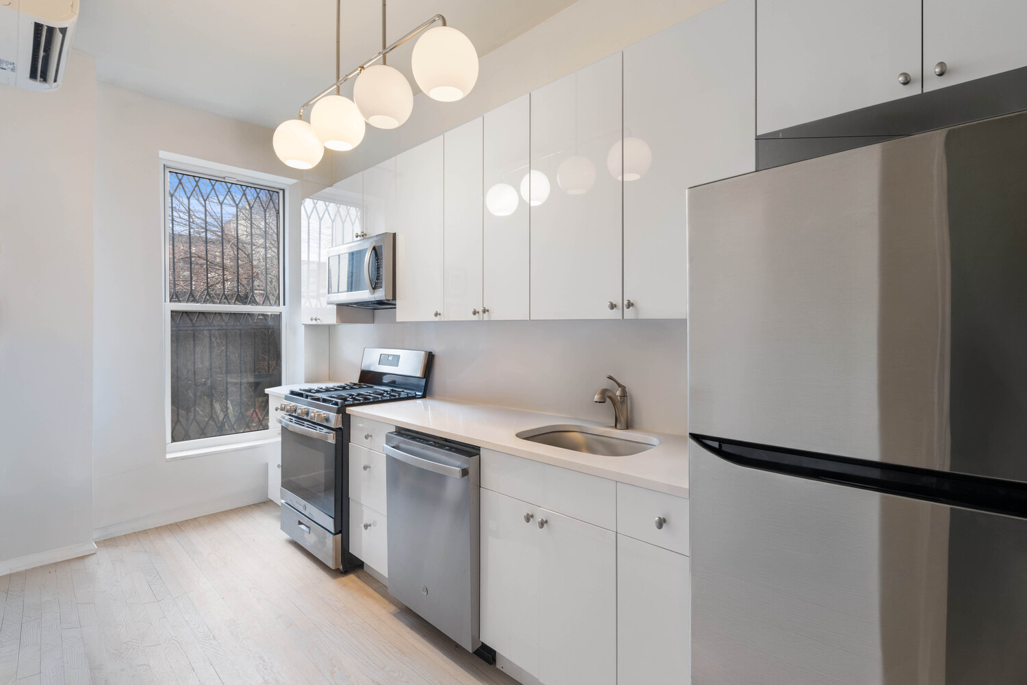 #6 photo, 412 E 120TH Street, मैनहटन East Harlem , NY 10035