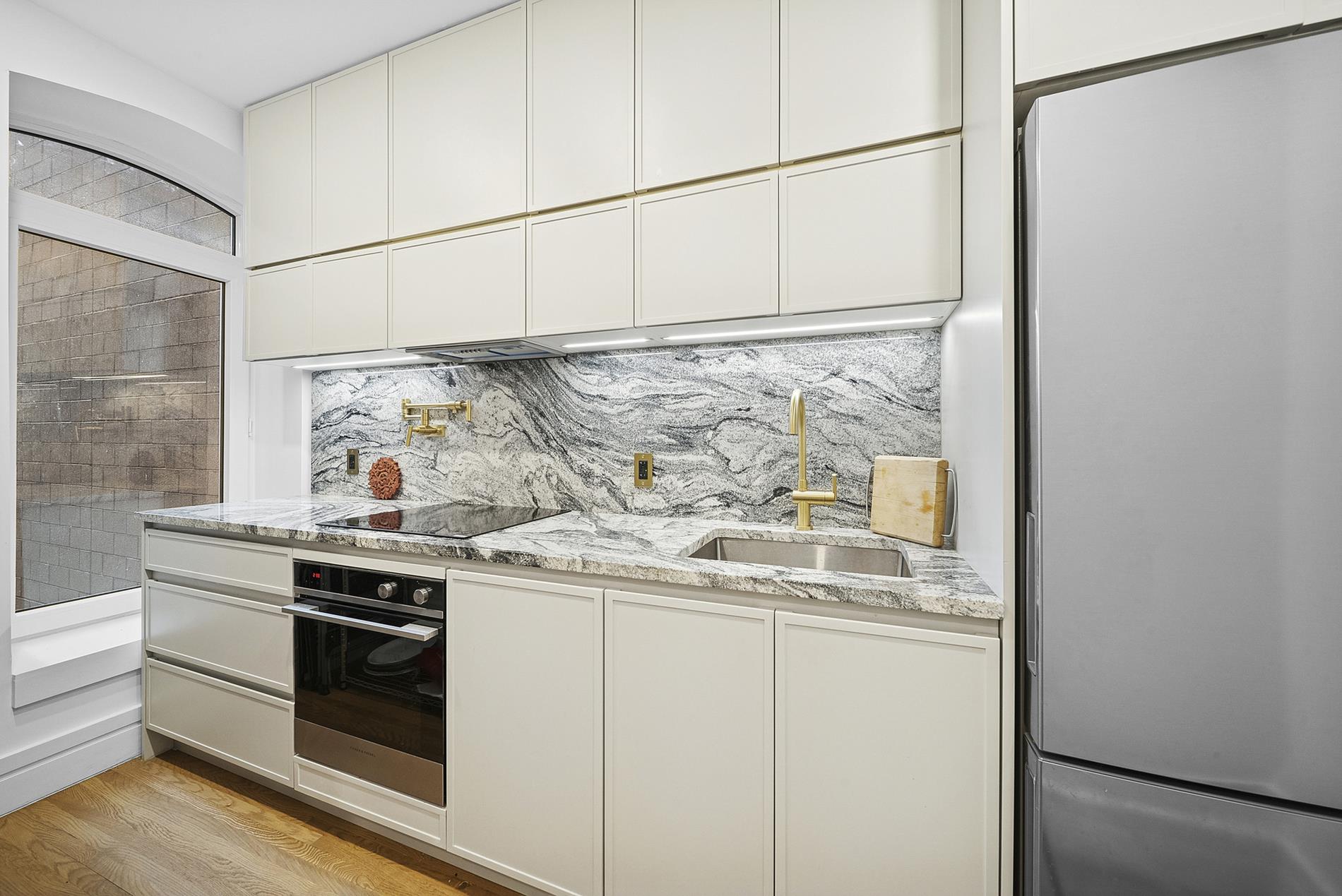 #5 photo, 370 Lenox Avenue, मैनहटन West Harlem , NY 10027