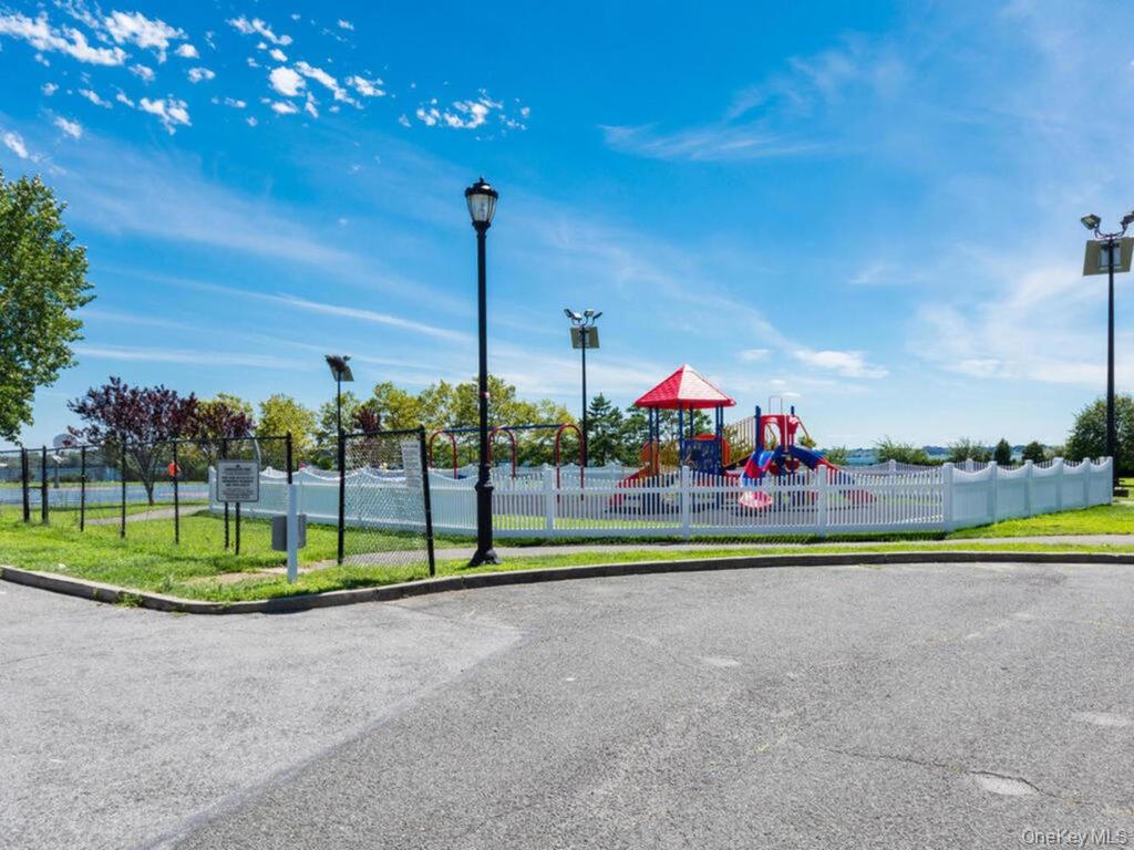 #20 photo, 210 Sunset Boulevard, Bronx , NY 10473