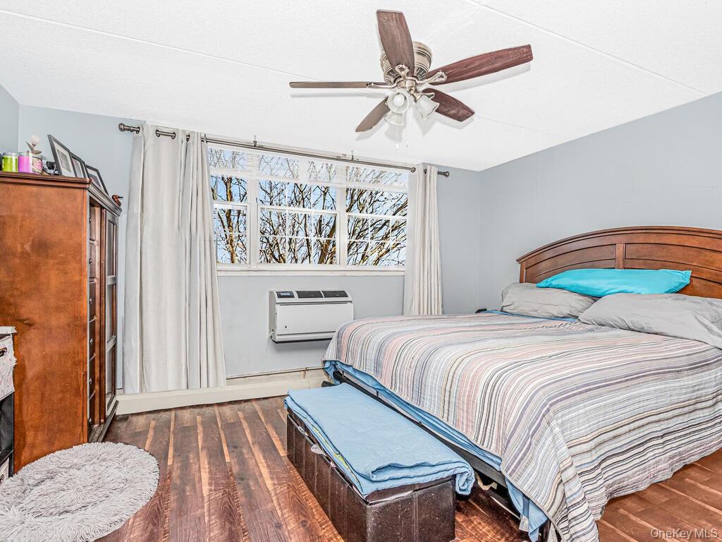 #9 photo, 210 Sunset Boulevard, Bronx , NY 10473