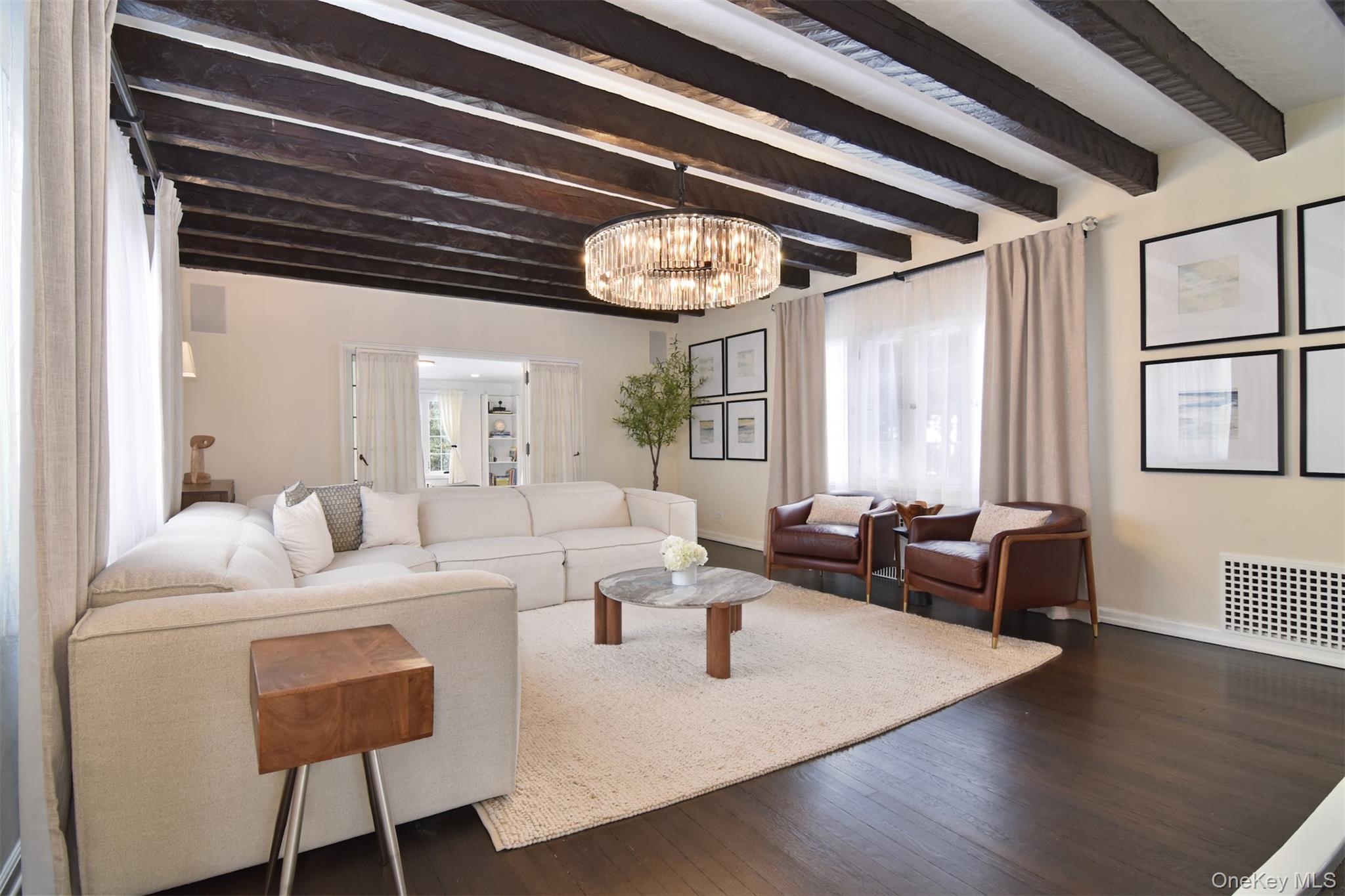 #4 photo, 30 Locust Lane, Bronxville , NY 10708