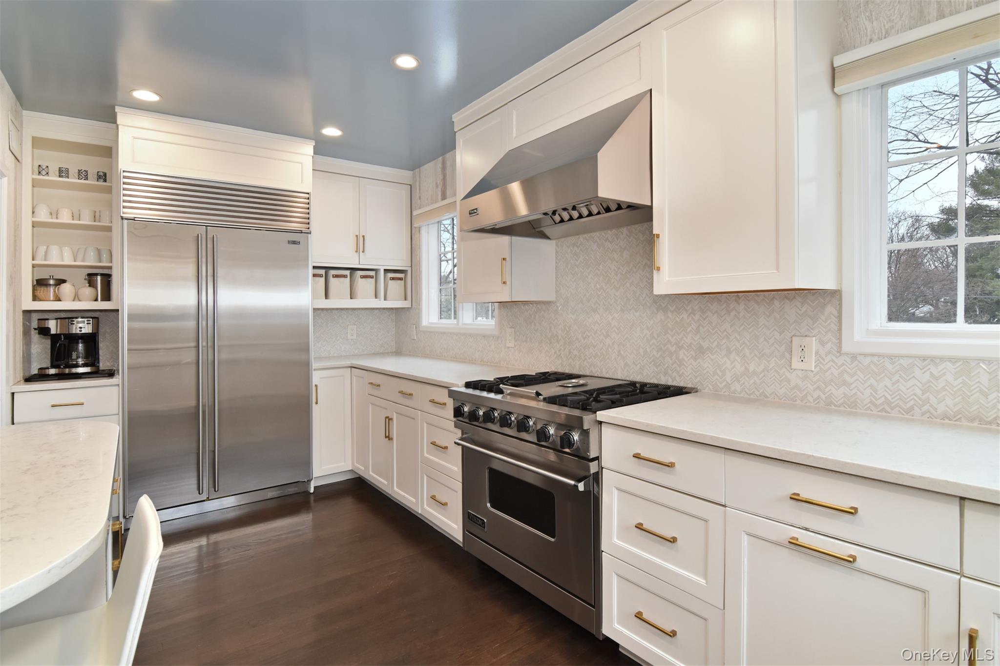 #8 photo, 30 Locust Lane, Bronxville , NY 10708