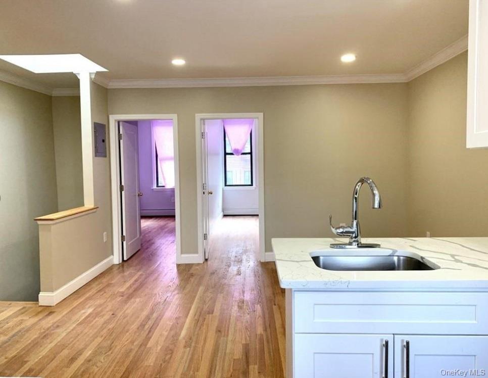 #20 photo, 2301 Bathgate Avenue, Bronx , NY 10458