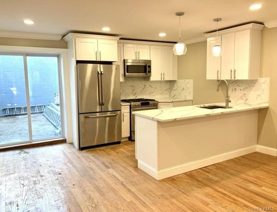 #5 photo, 2301 Bathgate Avenue, Bronx , NY 10458