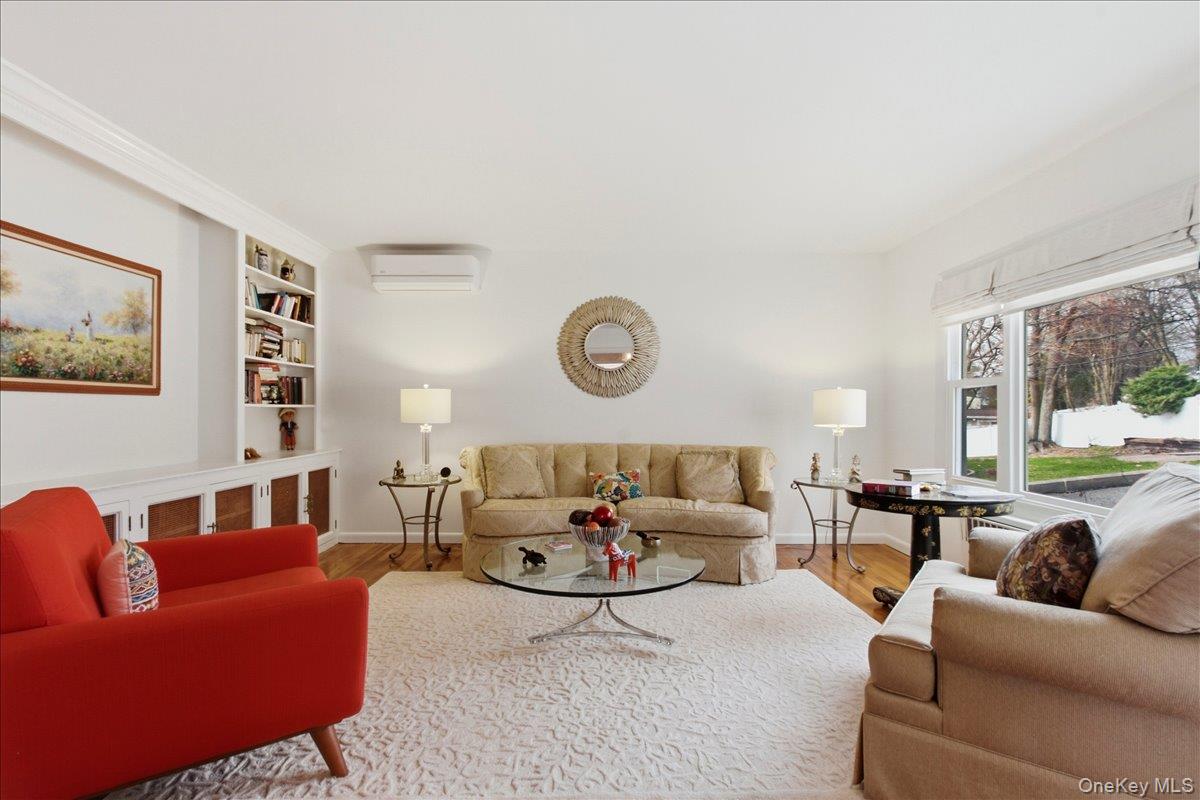 #4 photo, 169 Canterbury Road, White Plains , NY 10607