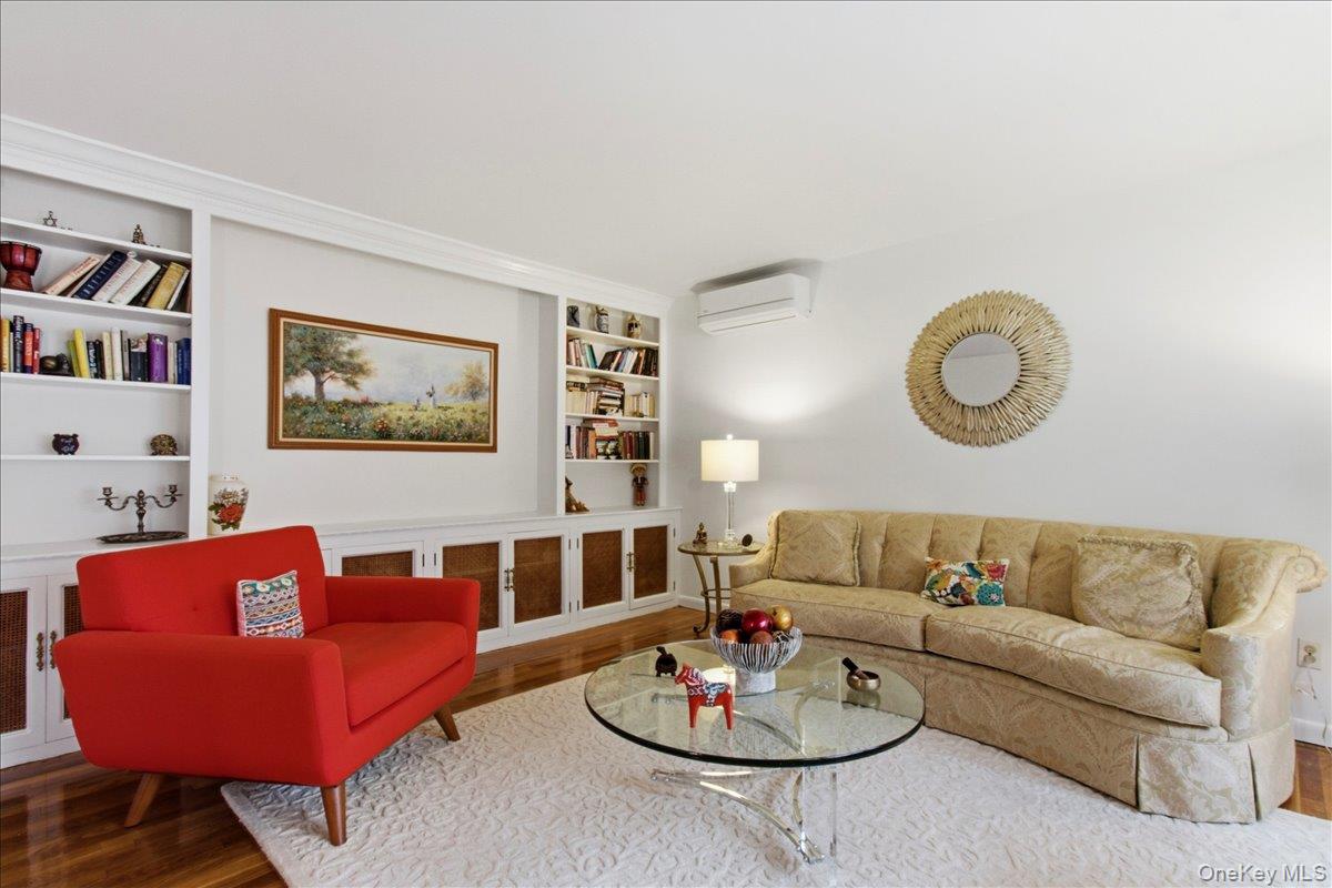 #5 photo, 169 Canterbury Road, White Plains , NY 10607