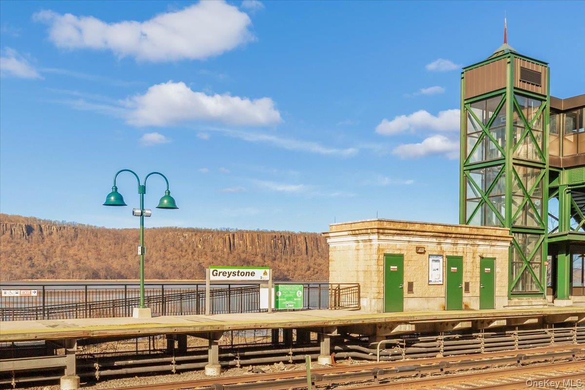 #18 photo, 1085 Warburton Ave, Yonkers , NY 10701