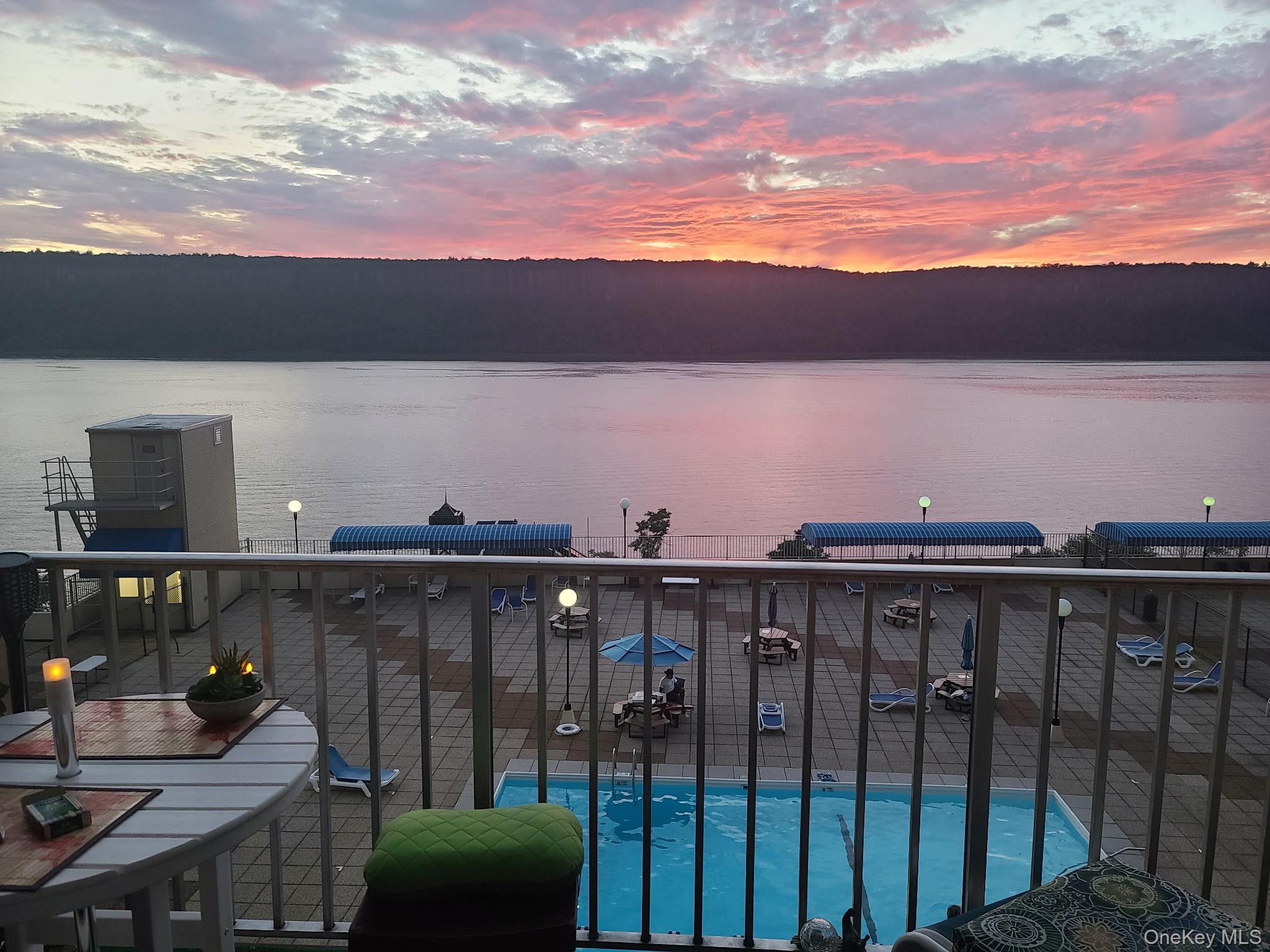 #4 photo, 1085 Warburton Ave, Yonkers , NY 10701