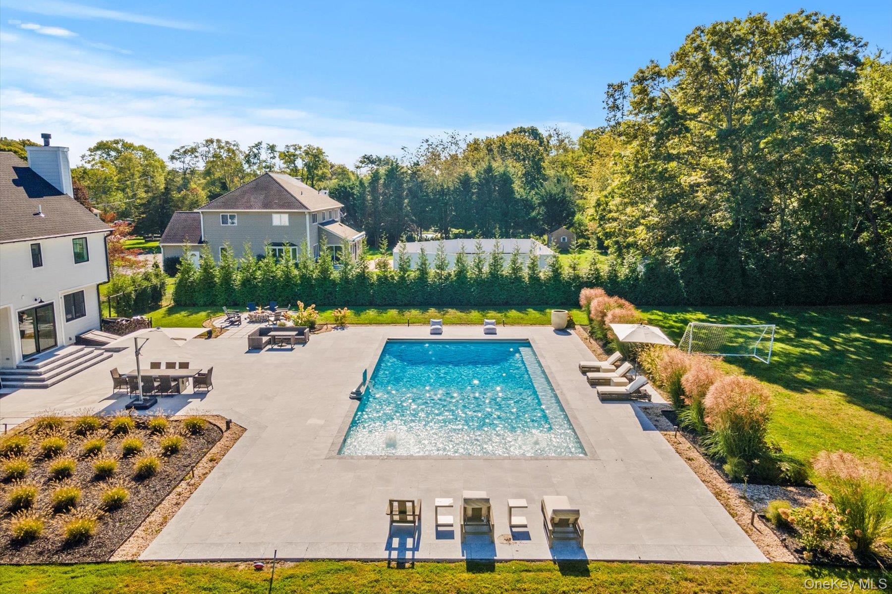 #1 photo, 805 Kayleighs Court, सफ़ोक काउंटी East Marion , NY 11939