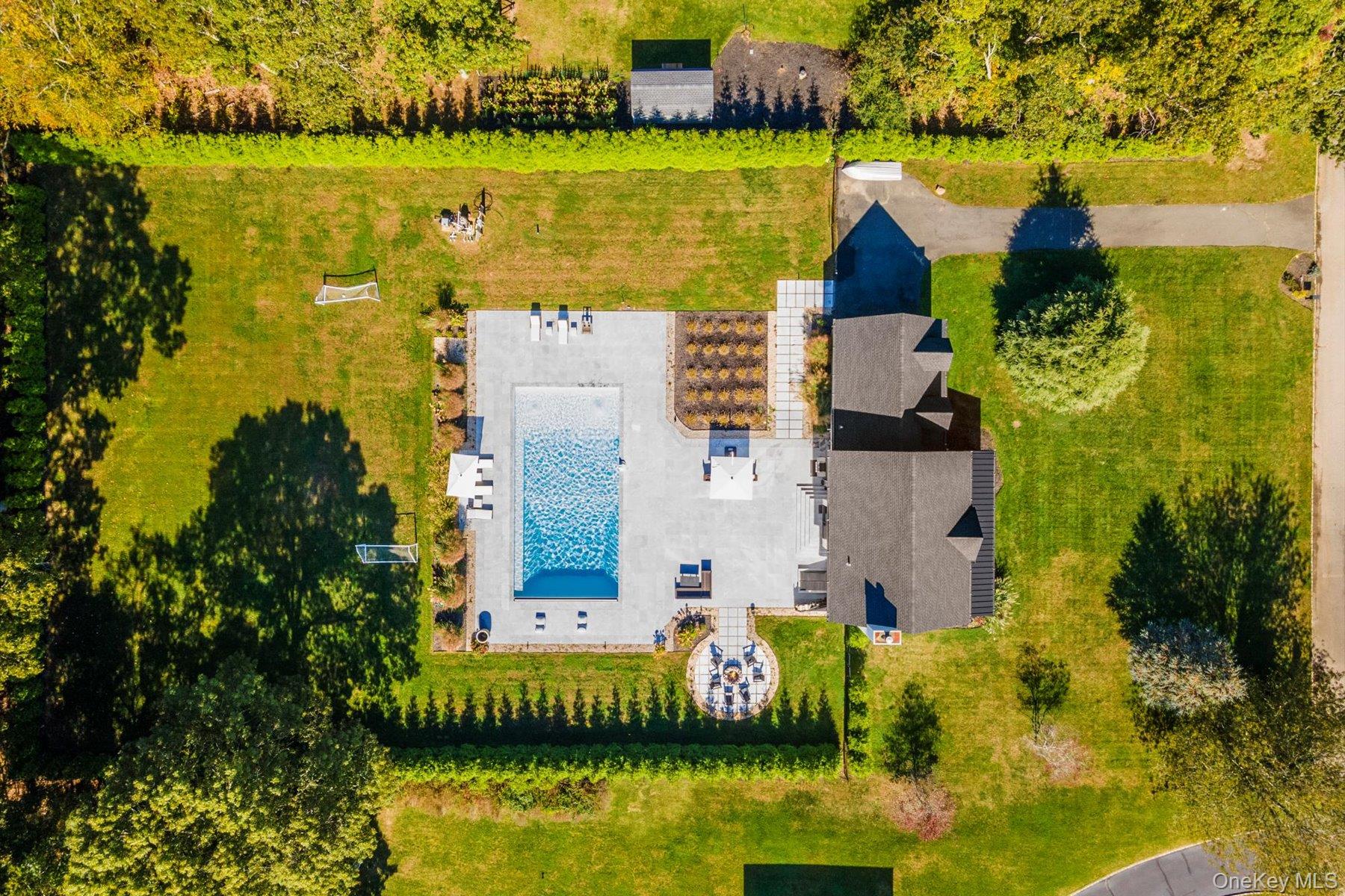 #2 photo, 805 Kayleighs Court, सफ़ोक काउंटी East Marion , NY 11939