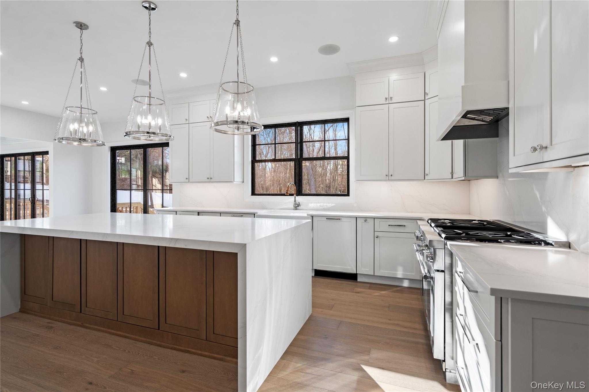 #16 photo, 22 Wenwood Drive, Нассау ‖ Brookville , NY 11545