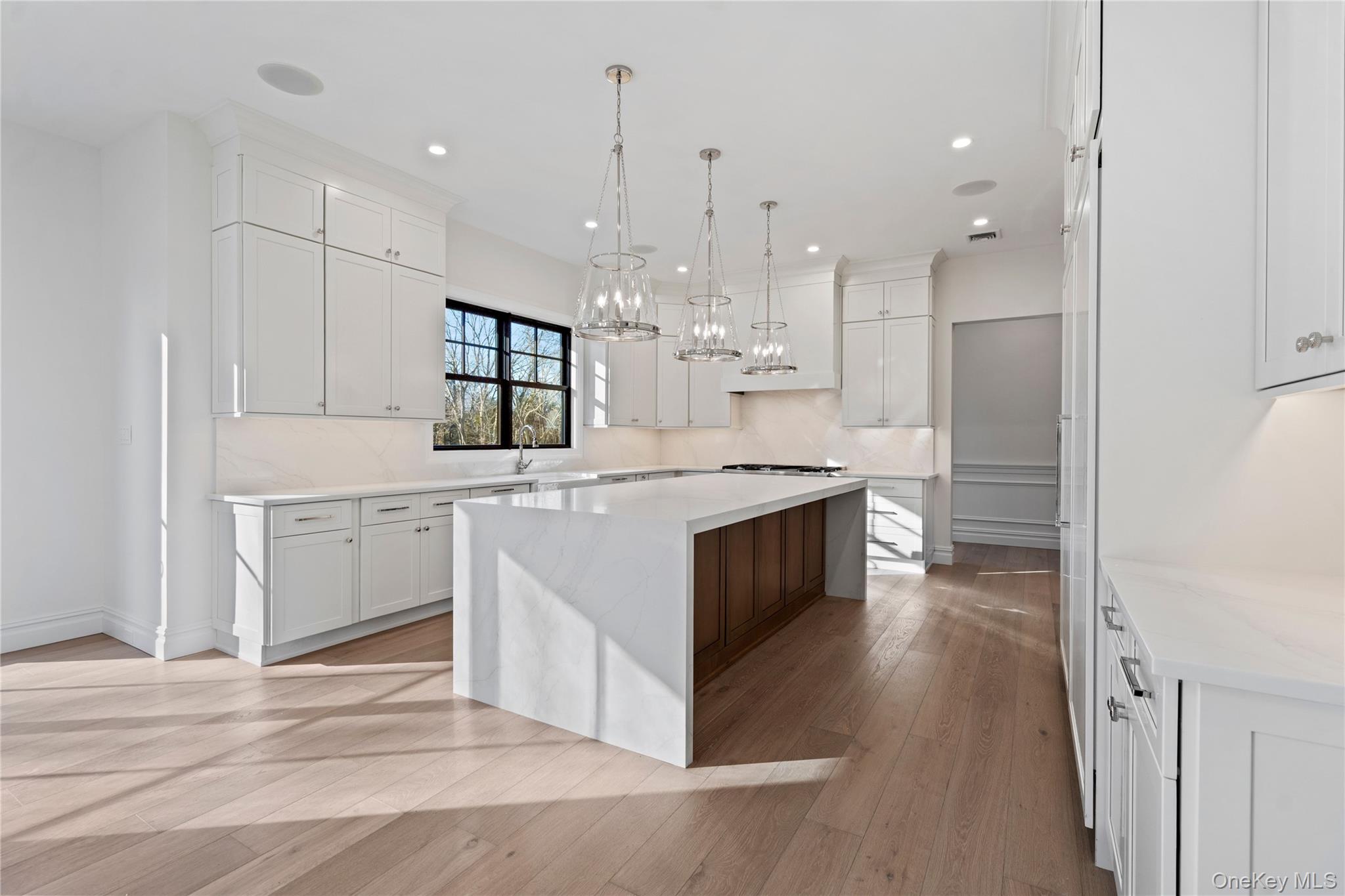 #18 photo, 22 Wenwood Drive, Нассау ‖ Brookville , NY 11545