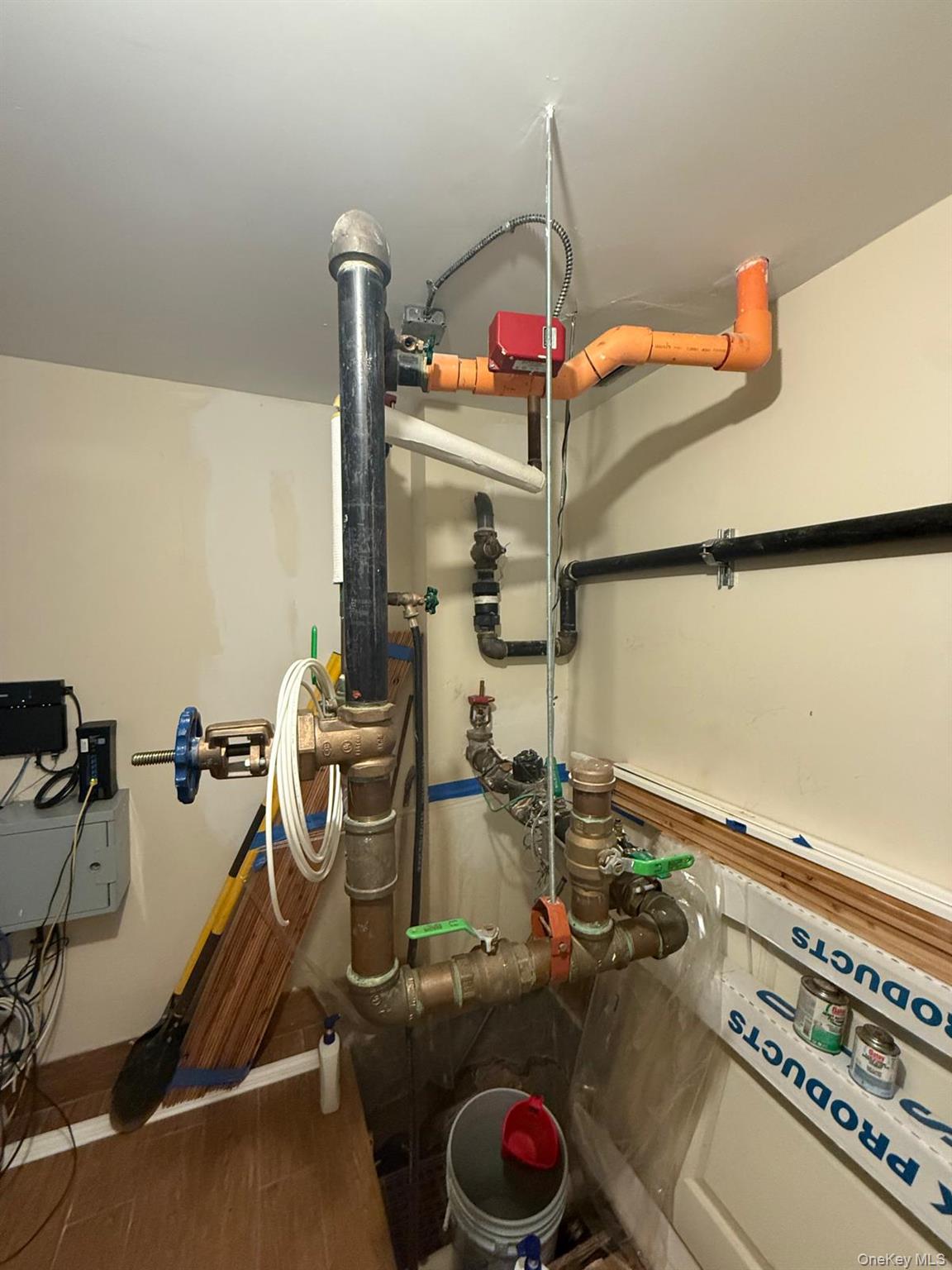 #11 photo, 66-60 69th Street, Middle Village , NY 11379