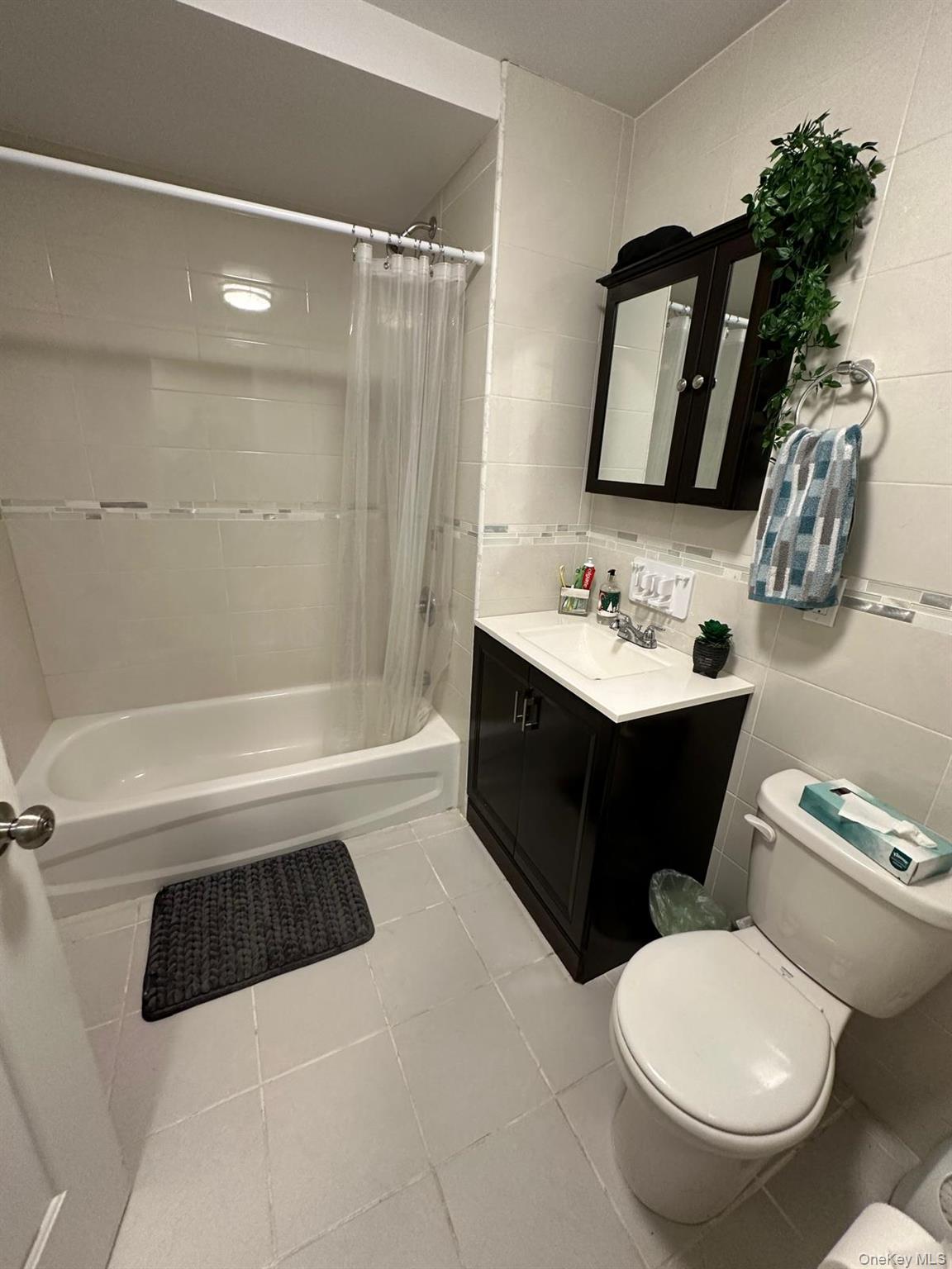 #7 photo, 66-60 69th Street, Middle Village , NY 11379