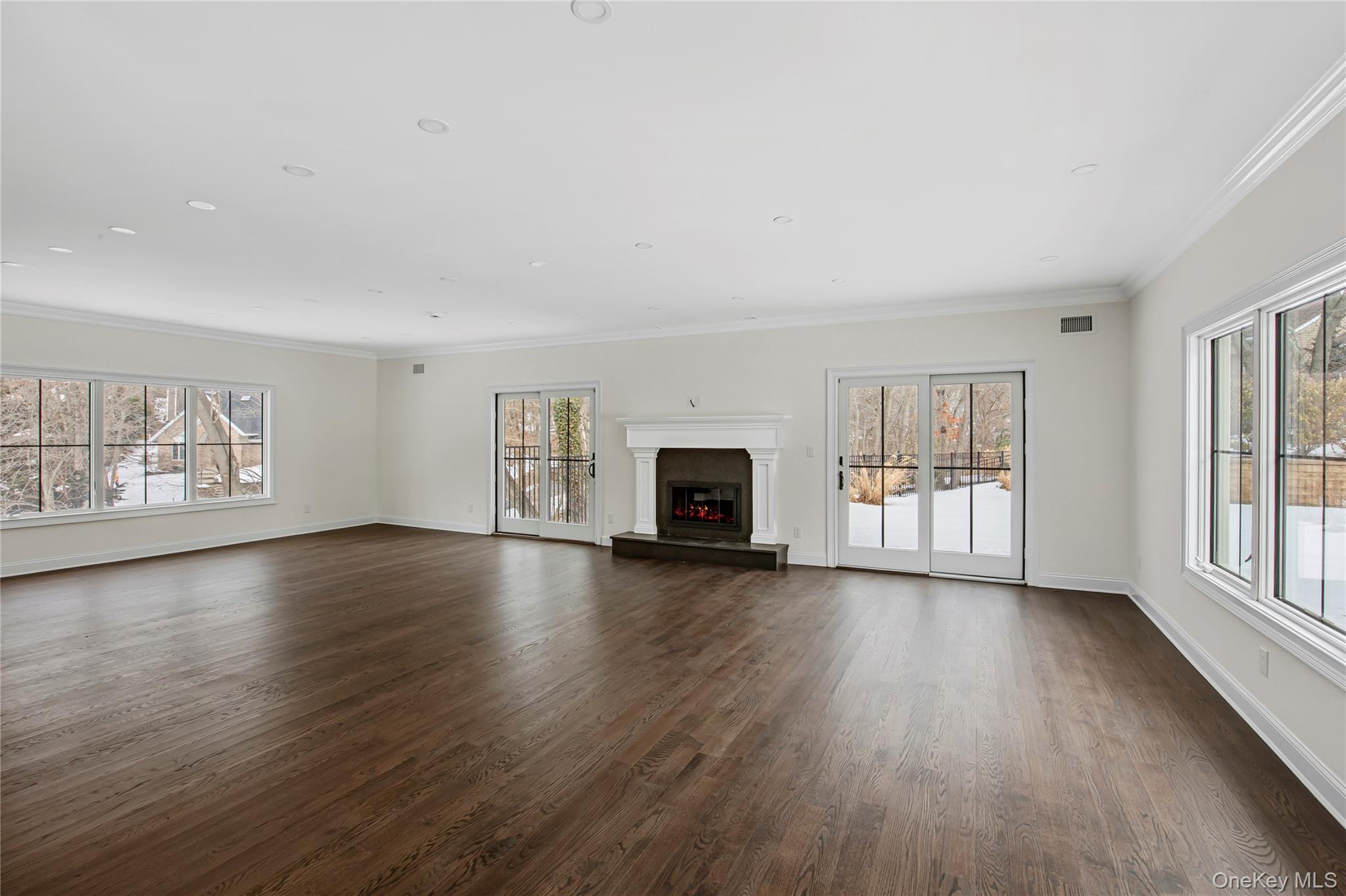 #6 photo, 120 Peninsula Drive, Port Jefferson , NY 11777