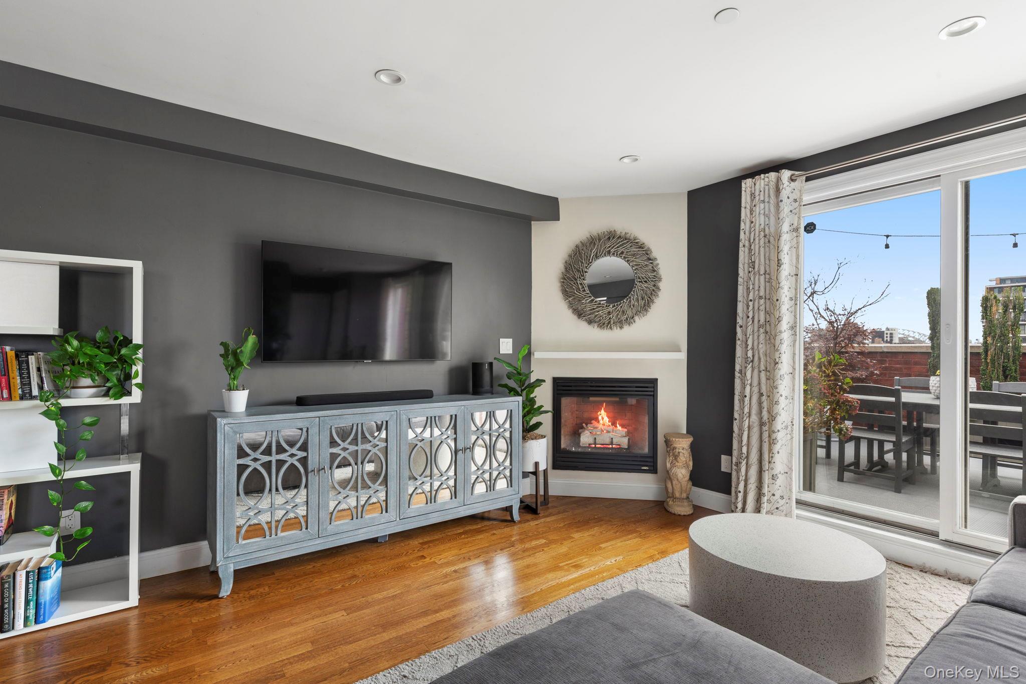 #4 photo, 2325 31st Avenue, Astoria , NY 11106