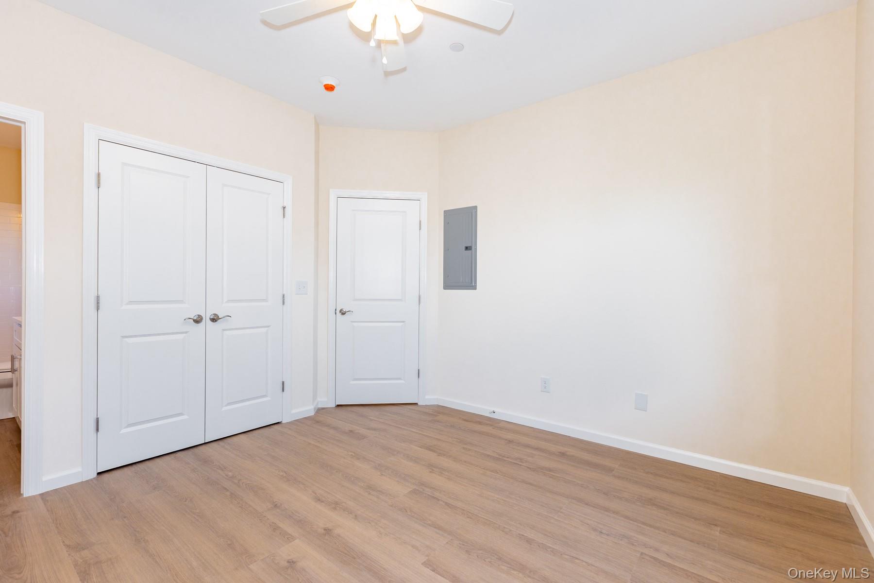 #10 photo, 843 Lake Boulevard, सफ़ोक काउंटी Lindenhurst , NY 11757