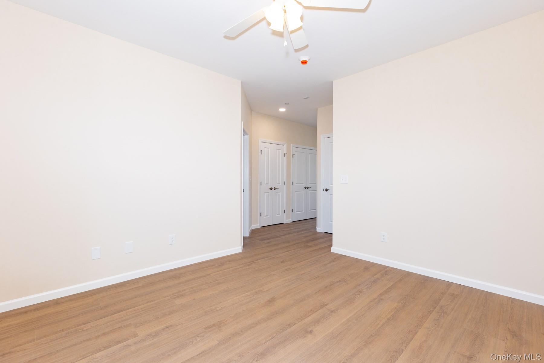 #8 photo, 843 Lake Boulevard, सफ़ोक काउंटी Lindenhurst , NY 11757