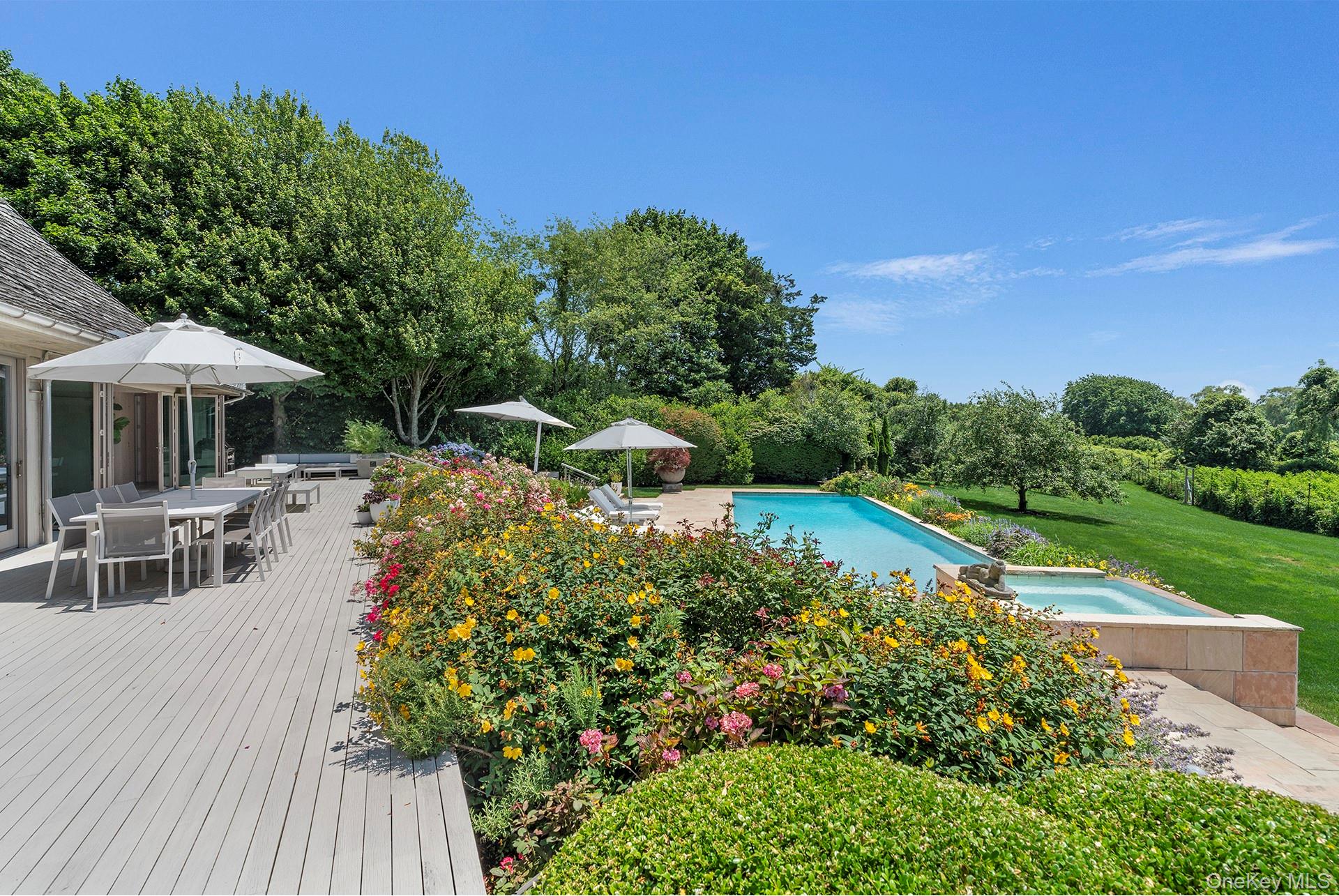 #1 photo, 316 Deerfield Road, सफ़ोक काउंटी Water Mill , NY 11976