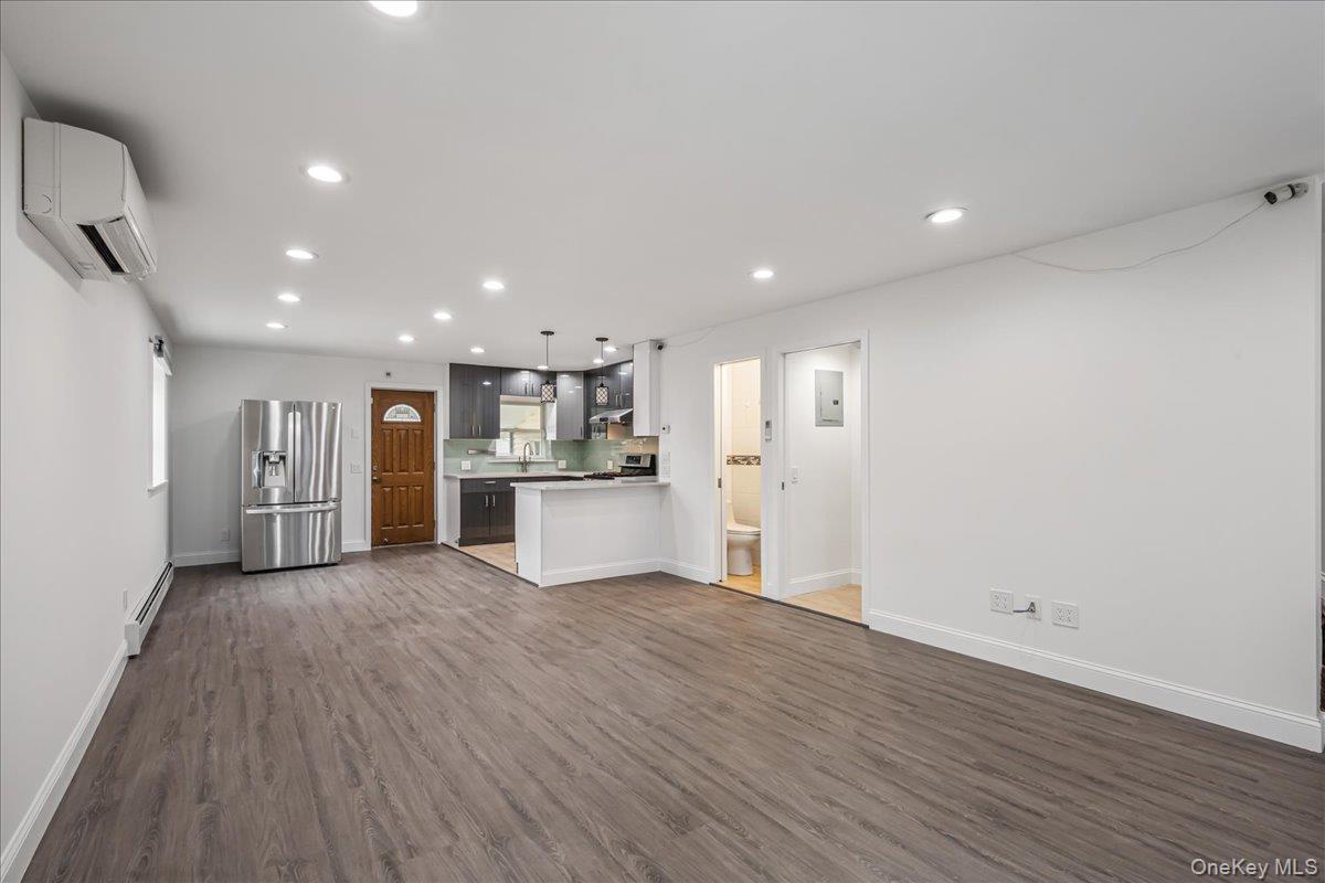 #11 photo, 5020 Clearview Expressway, Куинс ‖ Oakland Gardens , NY 11364