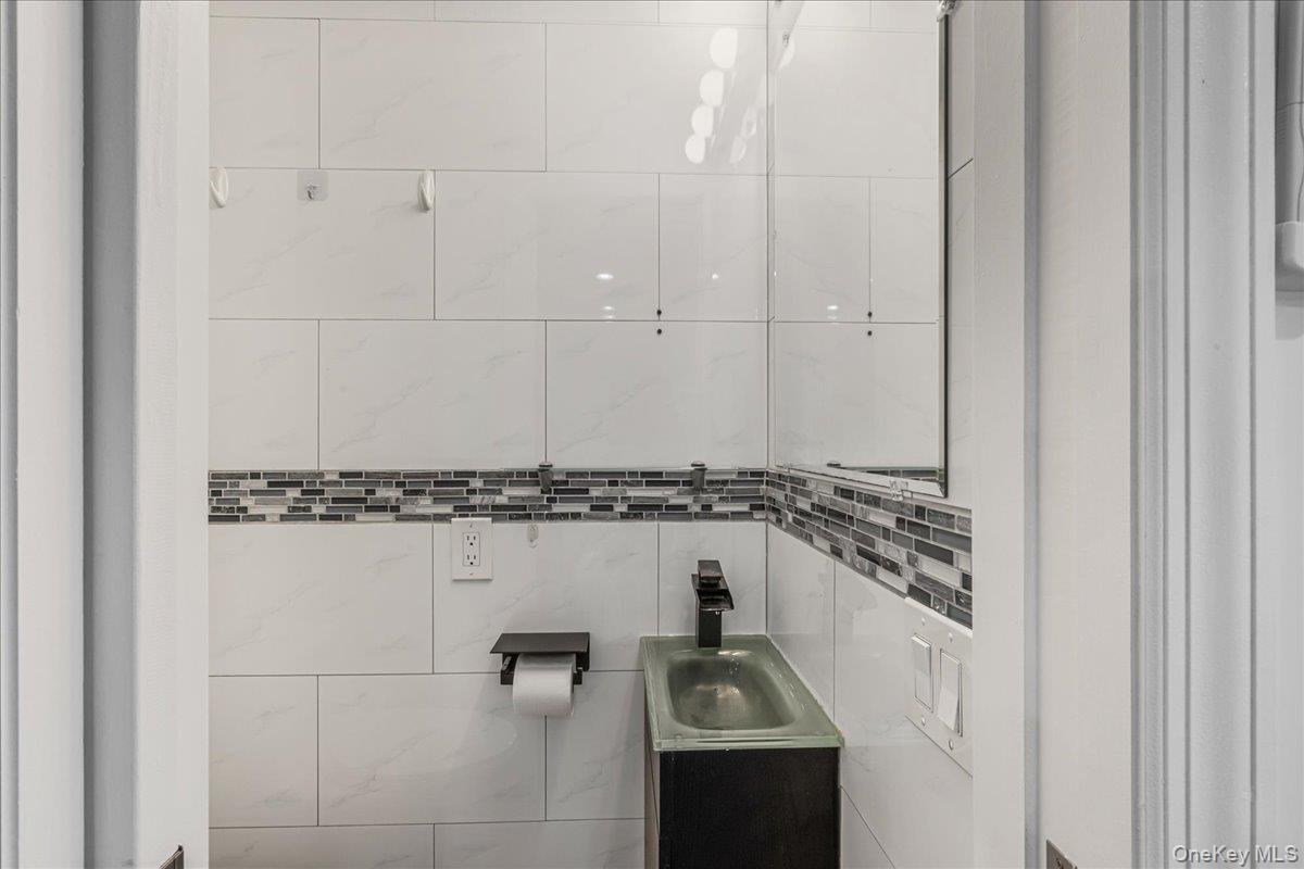 #15 photo, 5020 Clearview Expressway, Куинс ‖ Oakland Gardens , NY 11364