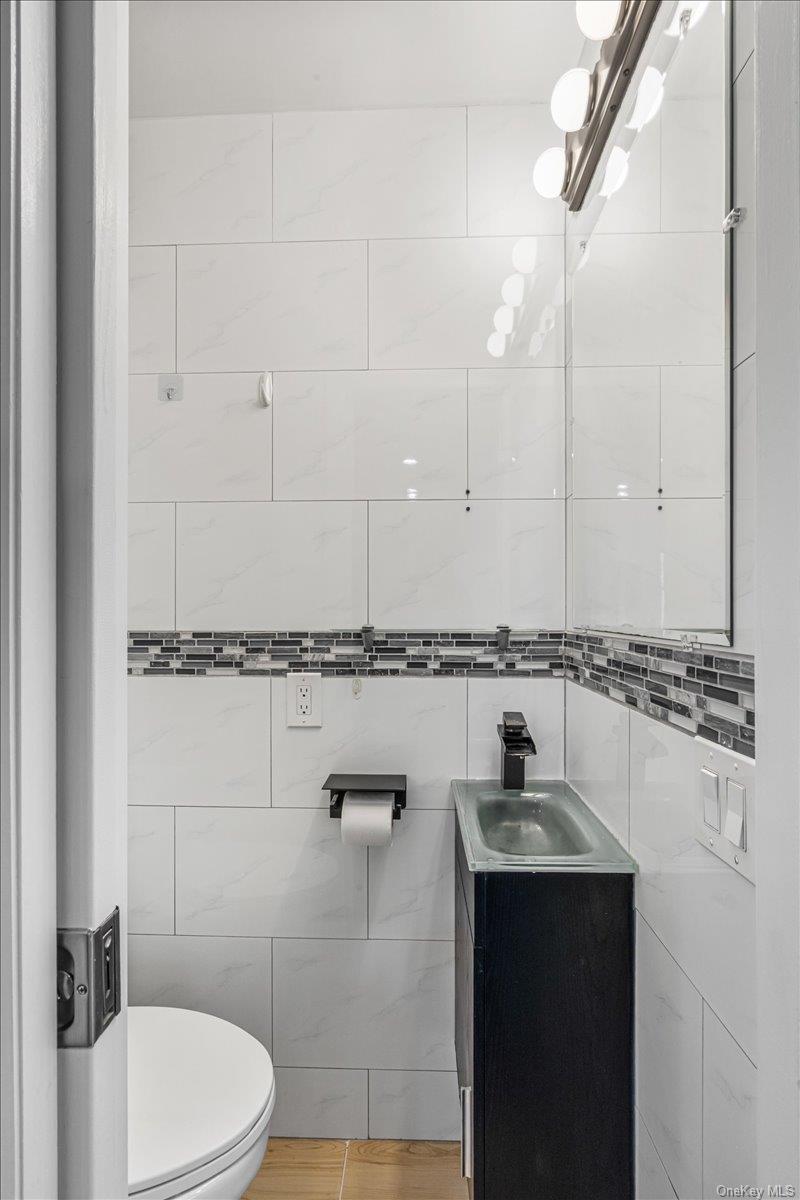 #16 photo, 5020 Clearview Expressway, Куинс ‖ Oakland Gardens , NY 11364