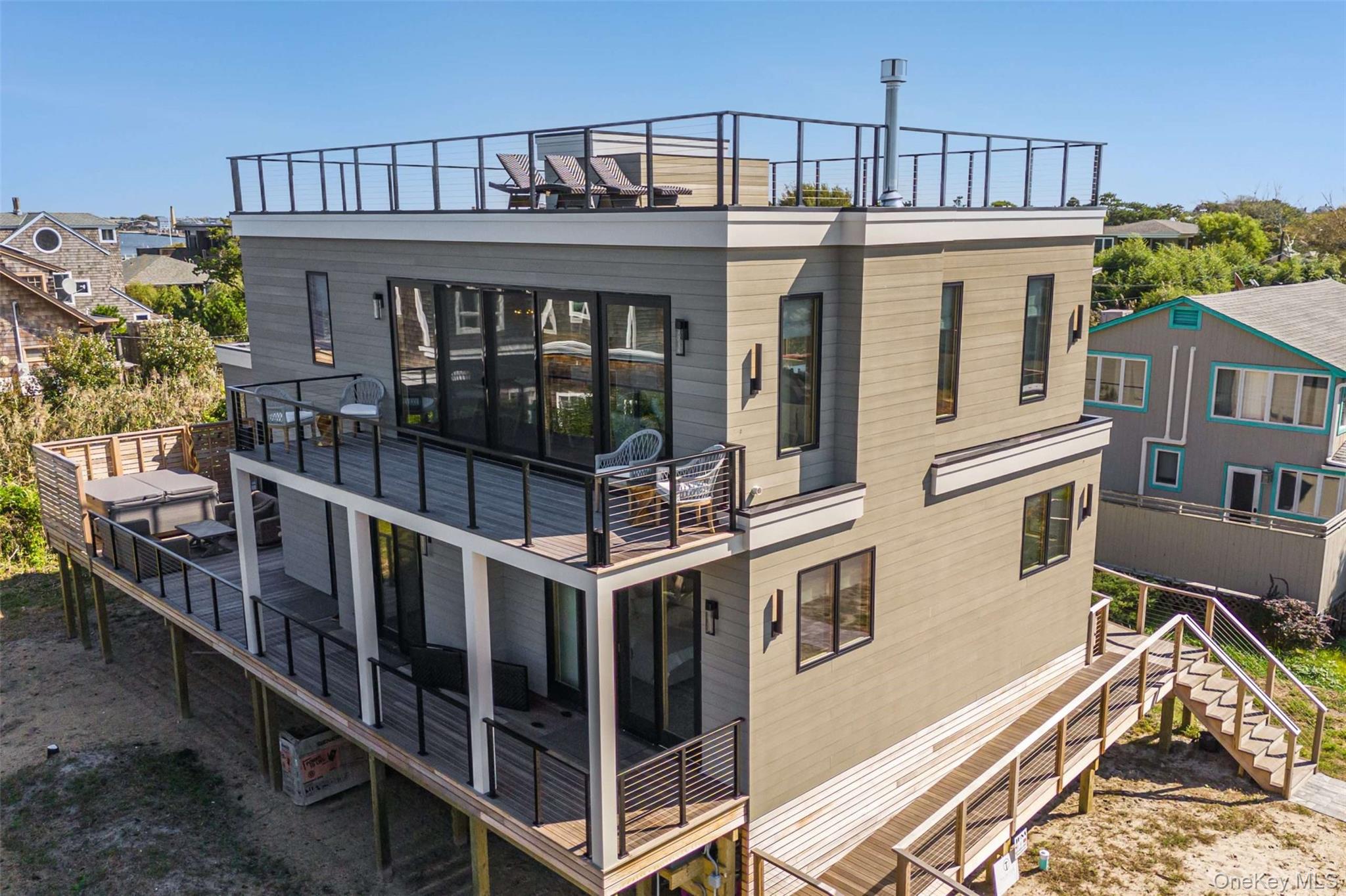 #1 photo, 4 Atlantic Avenue, सफ़ोक काउंटी Seaview , NY 11770