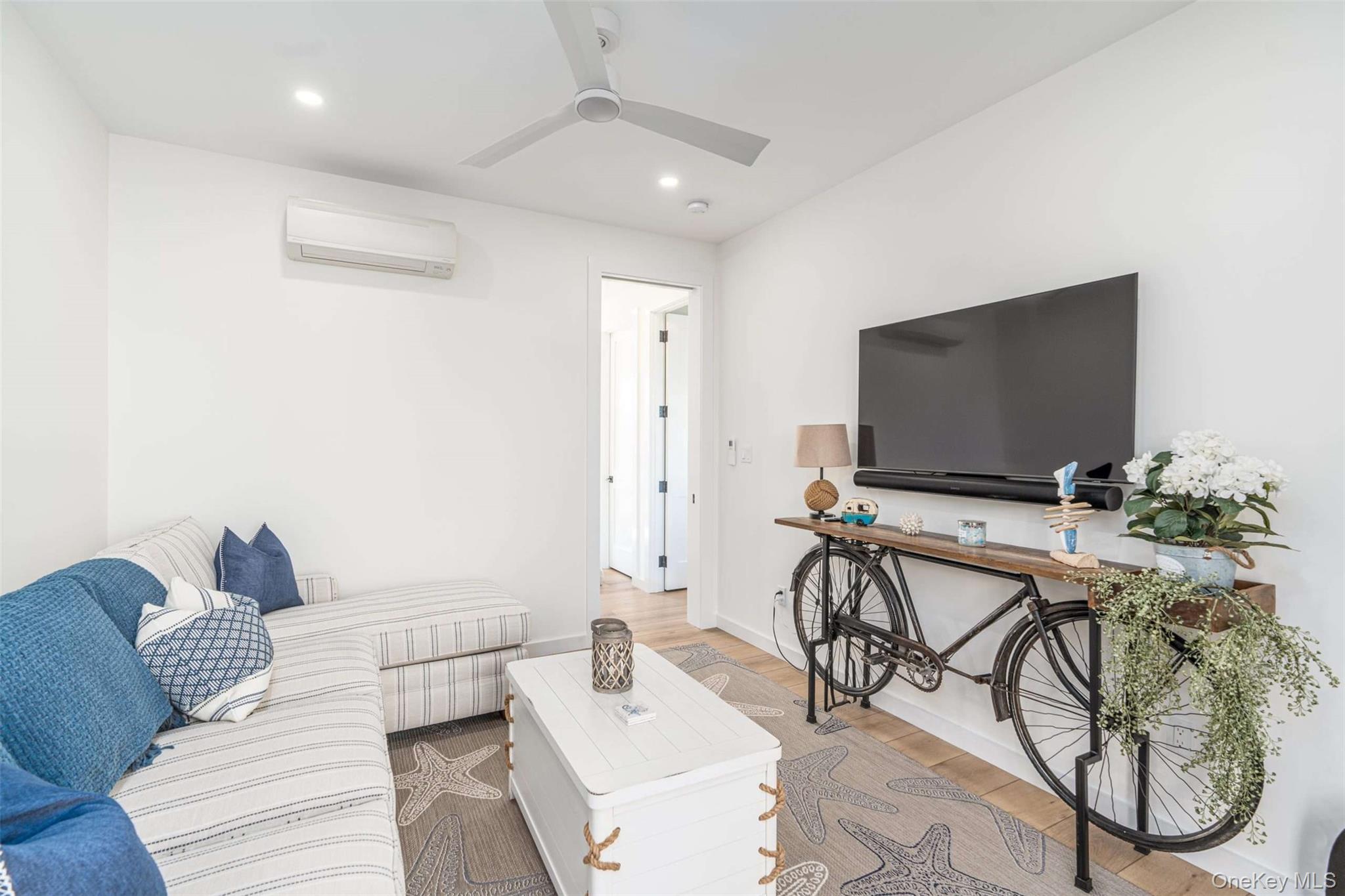 #11 photo, 4 Atlantic Avenue, सफ़ोक काउंटी Seaview , NY 11770