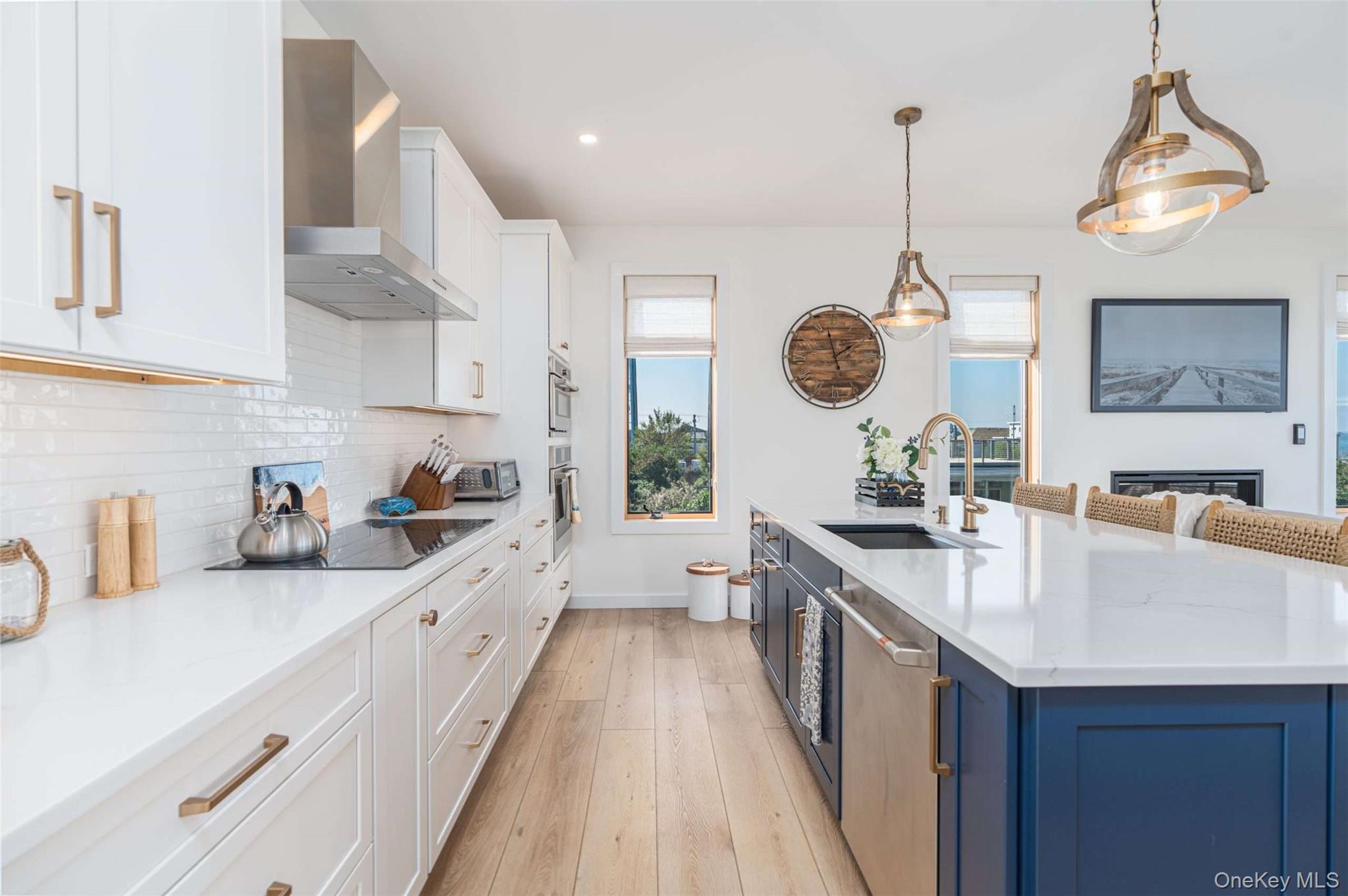 #7 photo, 4 Atlantic Avenue, सफ़ोक काउंटी Seaview , NY 11770