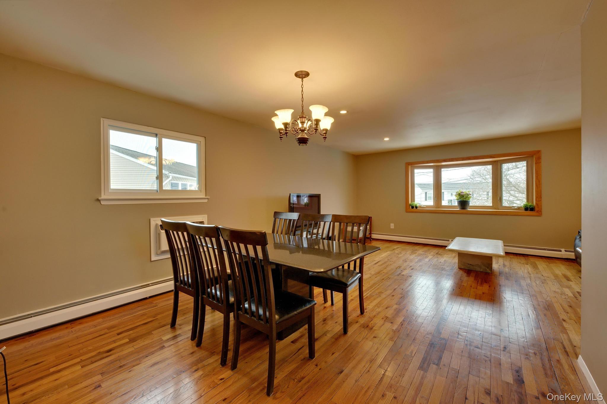 #6 photo, 15 Snapper Court, מחוז סאפוק Lindenhurst , NY 11757