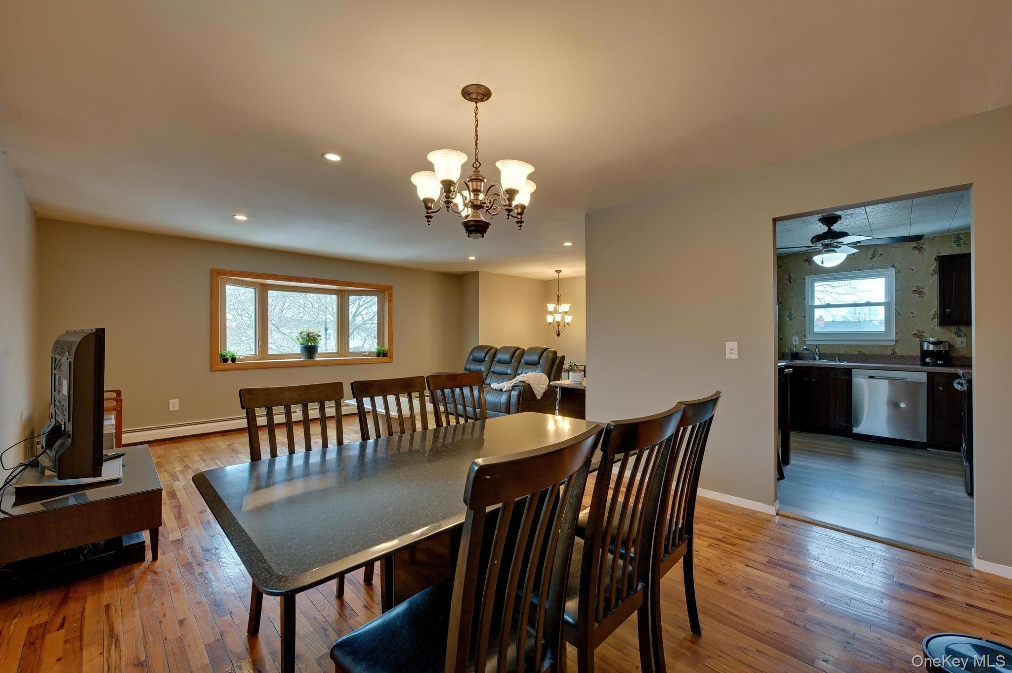 #7 photo, 15 Snapper Court, מחוז סאפוק Lindenhurst , NY 11757