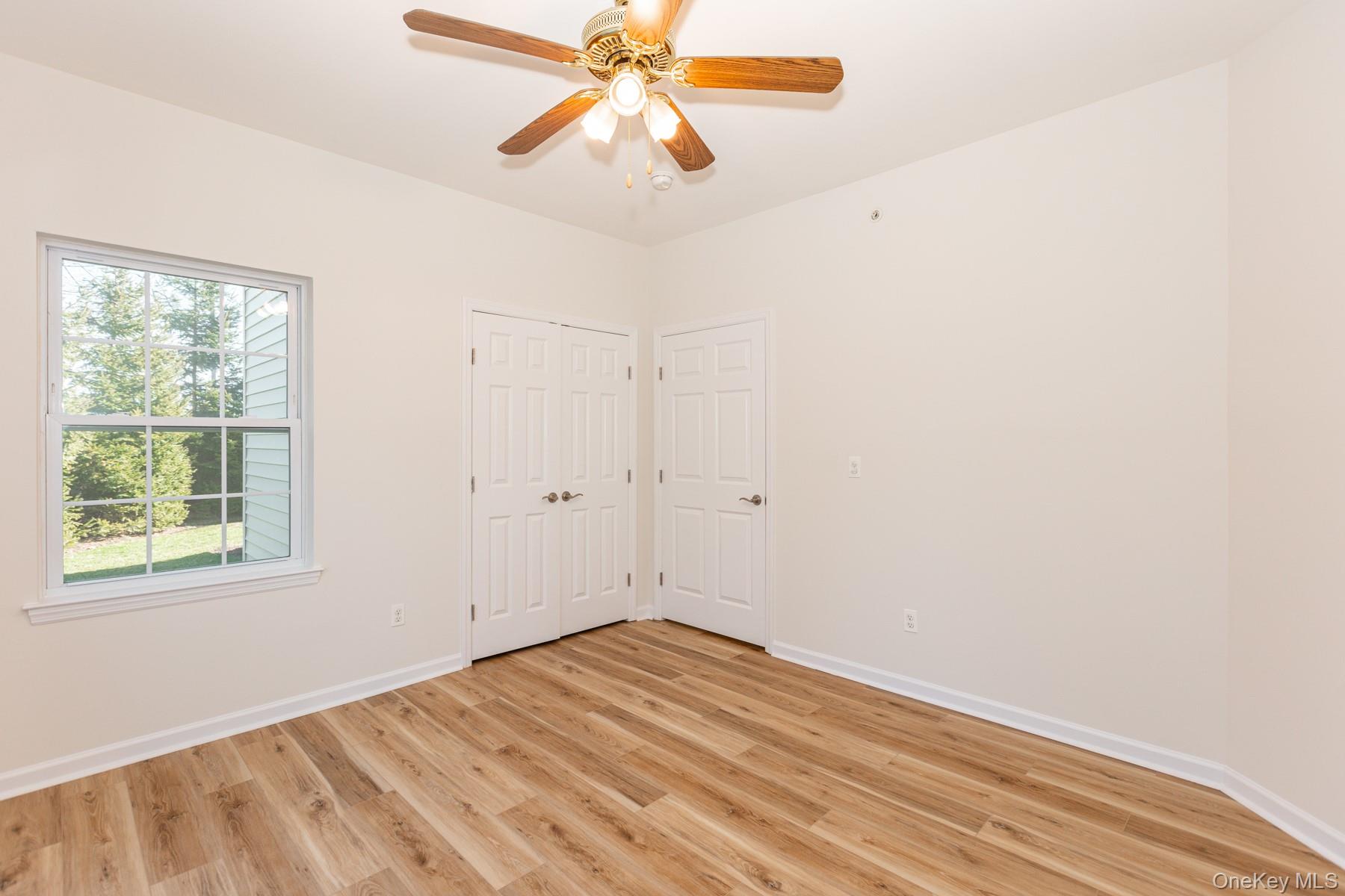 #13 photo, 975 Main Street, सफ़ोक काउंटी Farmingdale , NY 11735