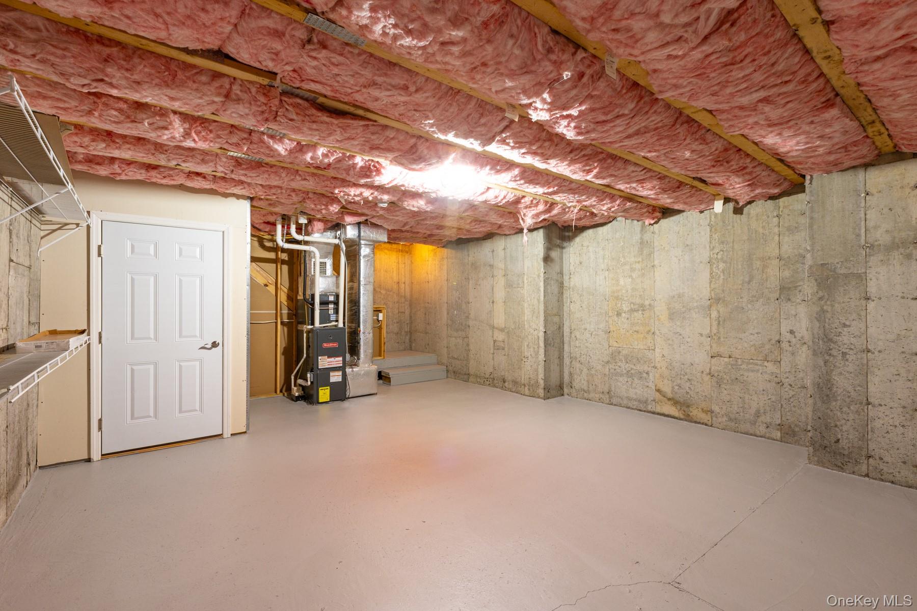 #16 photo, 975 Main Street, सफ़ोक काउंटी Farmingdale , NY 11735