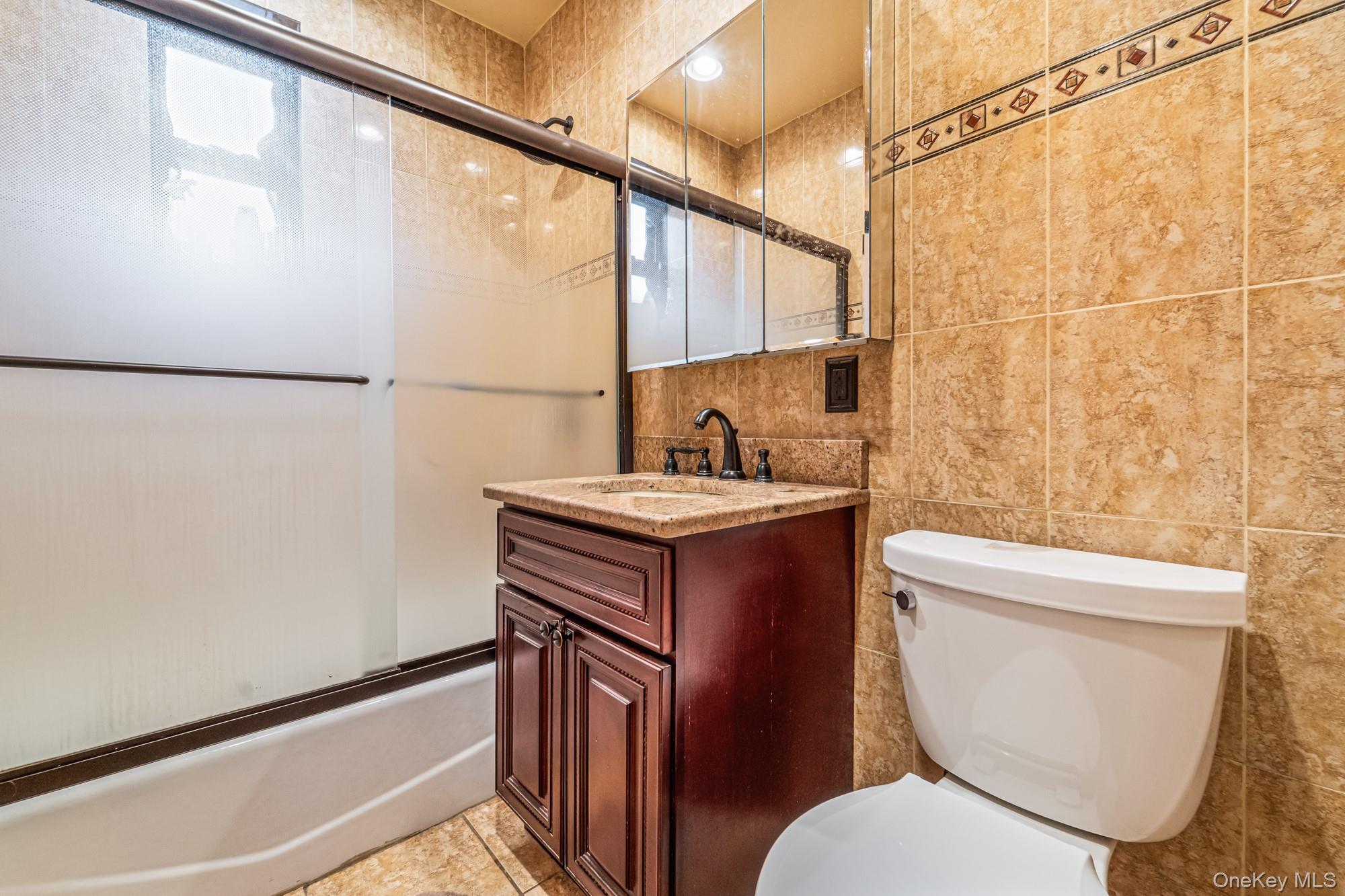 #13 photo, 141-10 28 Ave, קווינס Flushing , NY 11354