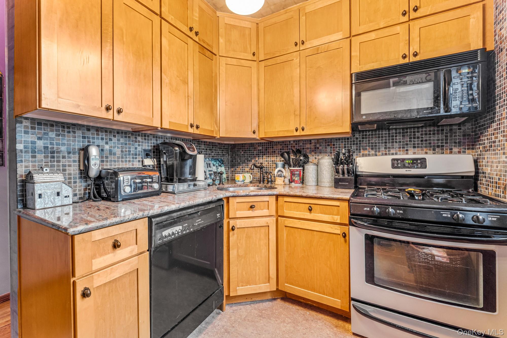 #16 photo, 141-10 28 Ave, קווינס Flushing , NY 11354