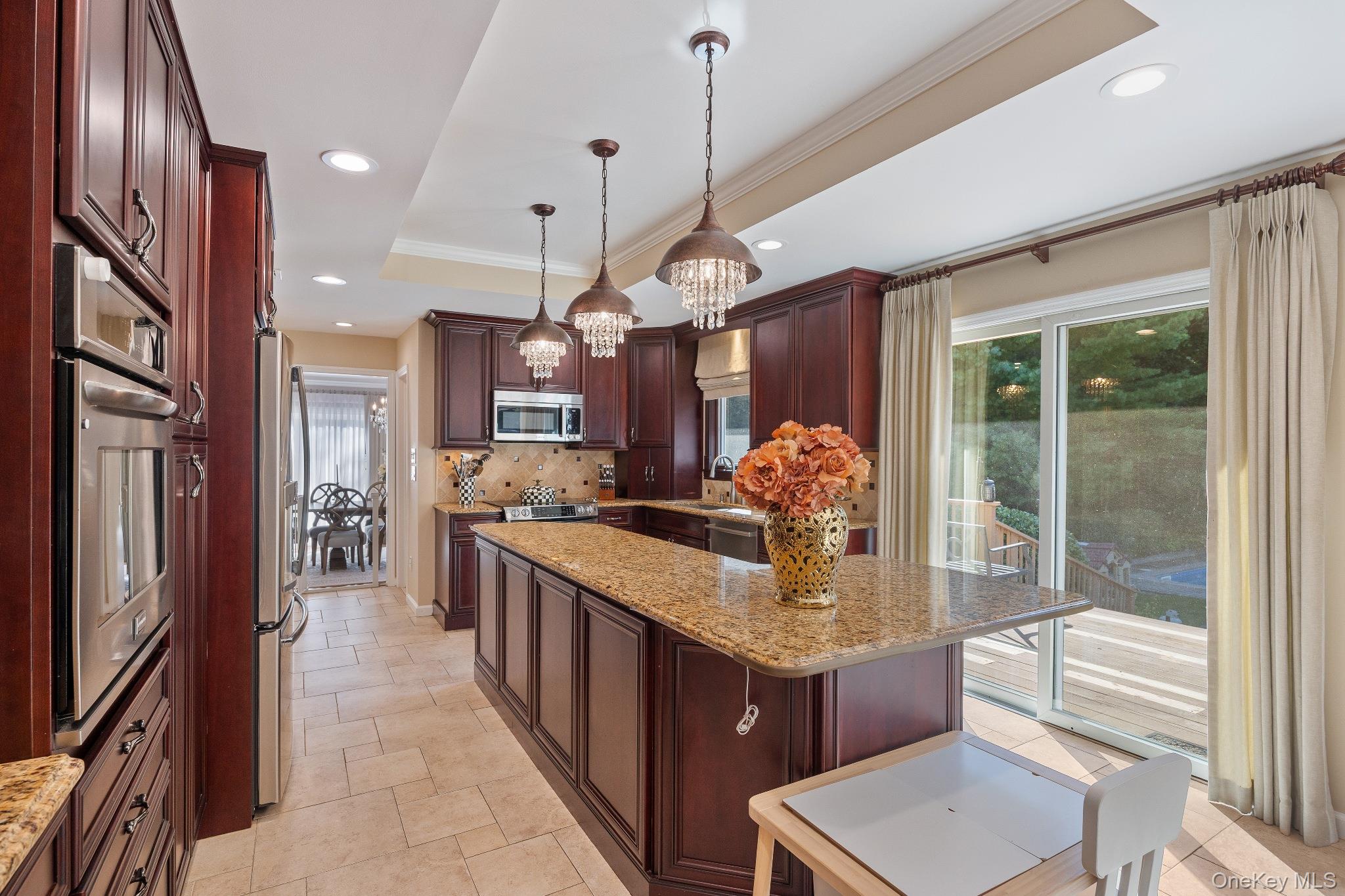 #11 photo, 461 Wolf Hill Road, Dix Hills , NY 11746