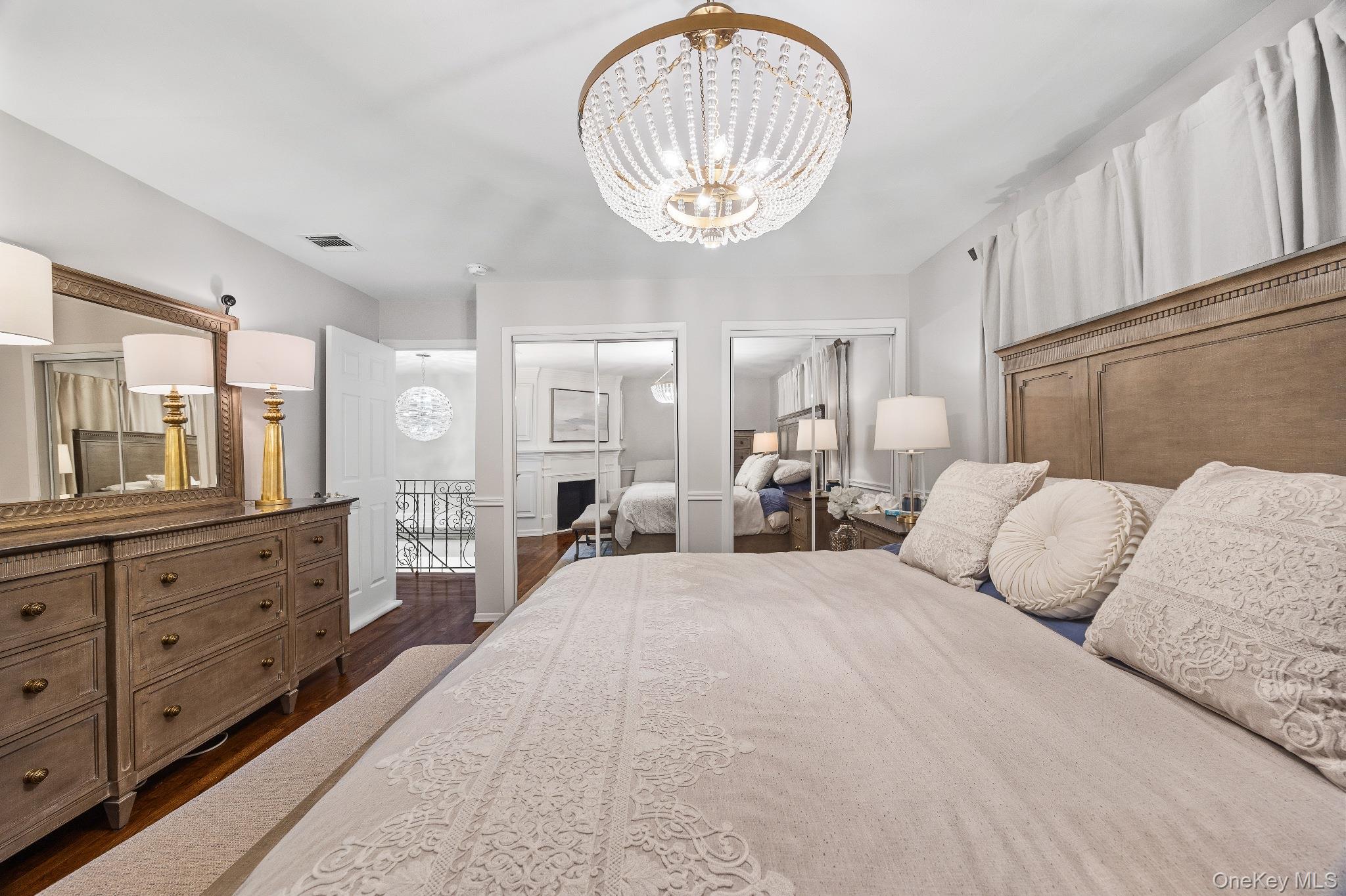 #18 photo, 461 Wolf Hill Road, Dix Hills , NY 11746