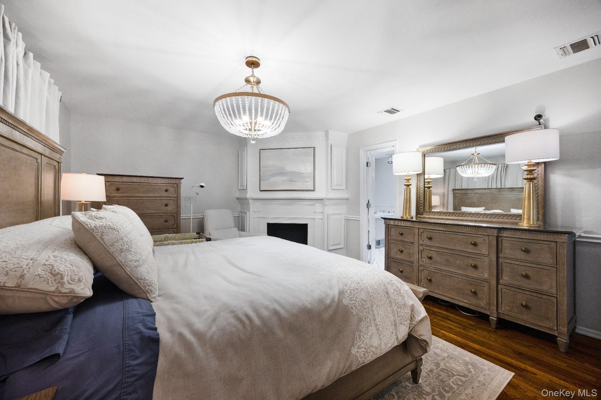 #19 photo, 461 Wolf Hill Road, Dix Hills , NY 11746