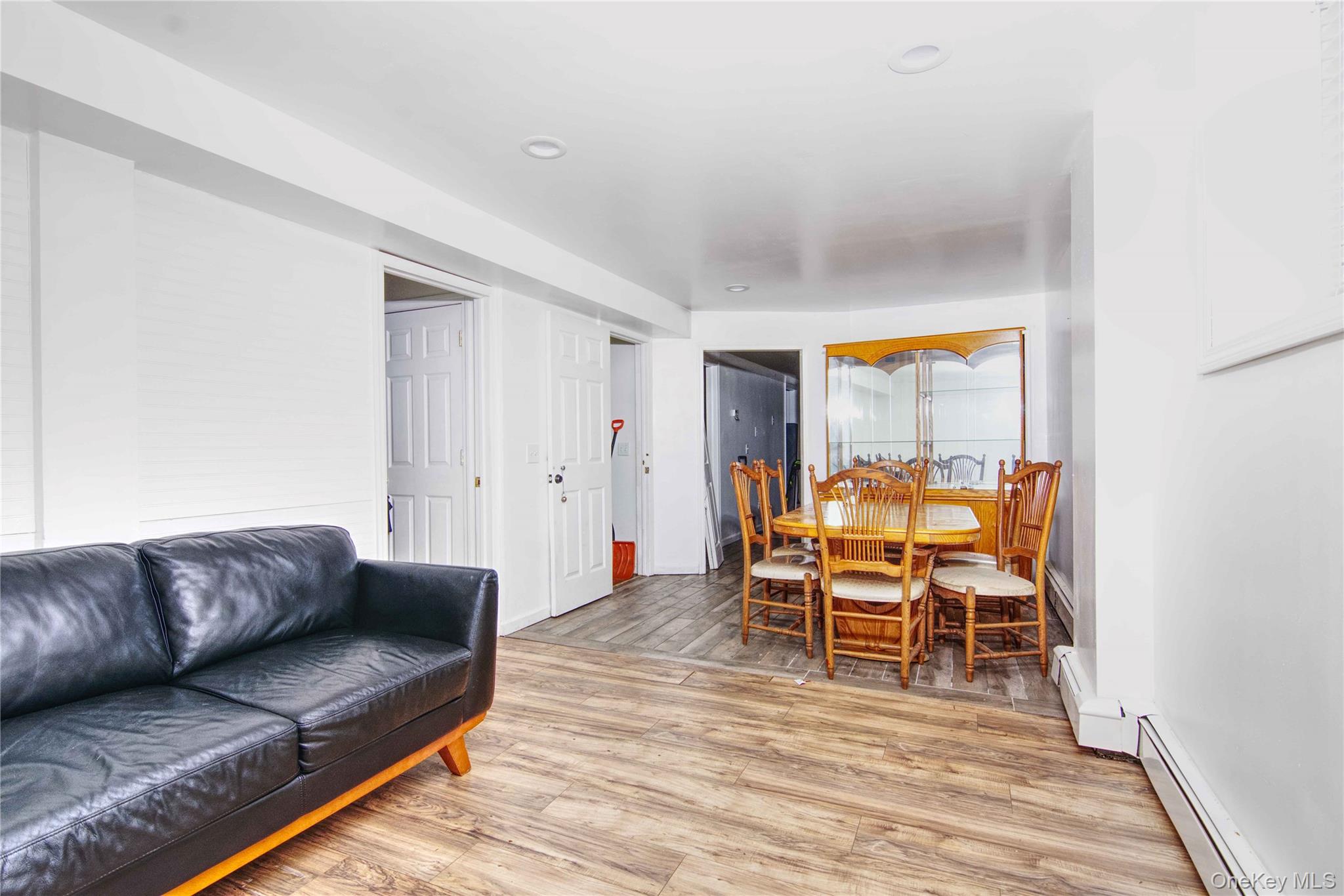 #13 photo, 77 Washington Avenue, সাফোক কাউন্টি Mastic , NY 11950