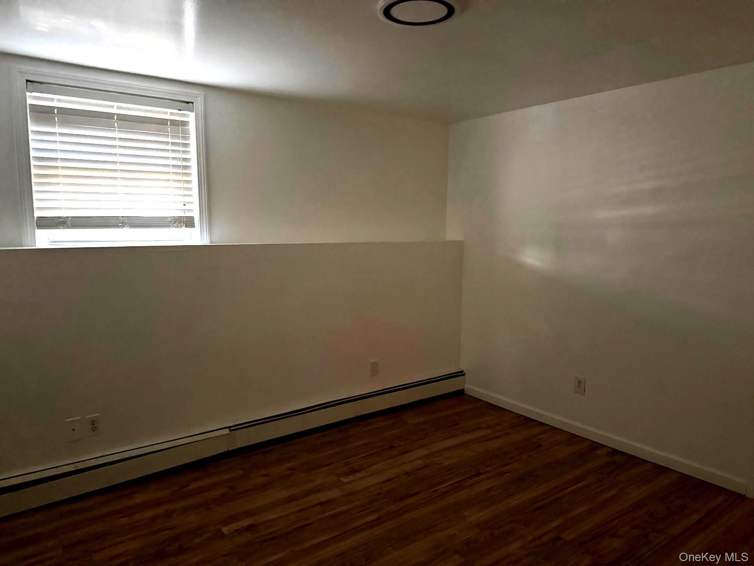 #6 photo, 77 Washington Avenue, מחוז סאפוק Mastic , NY 11950