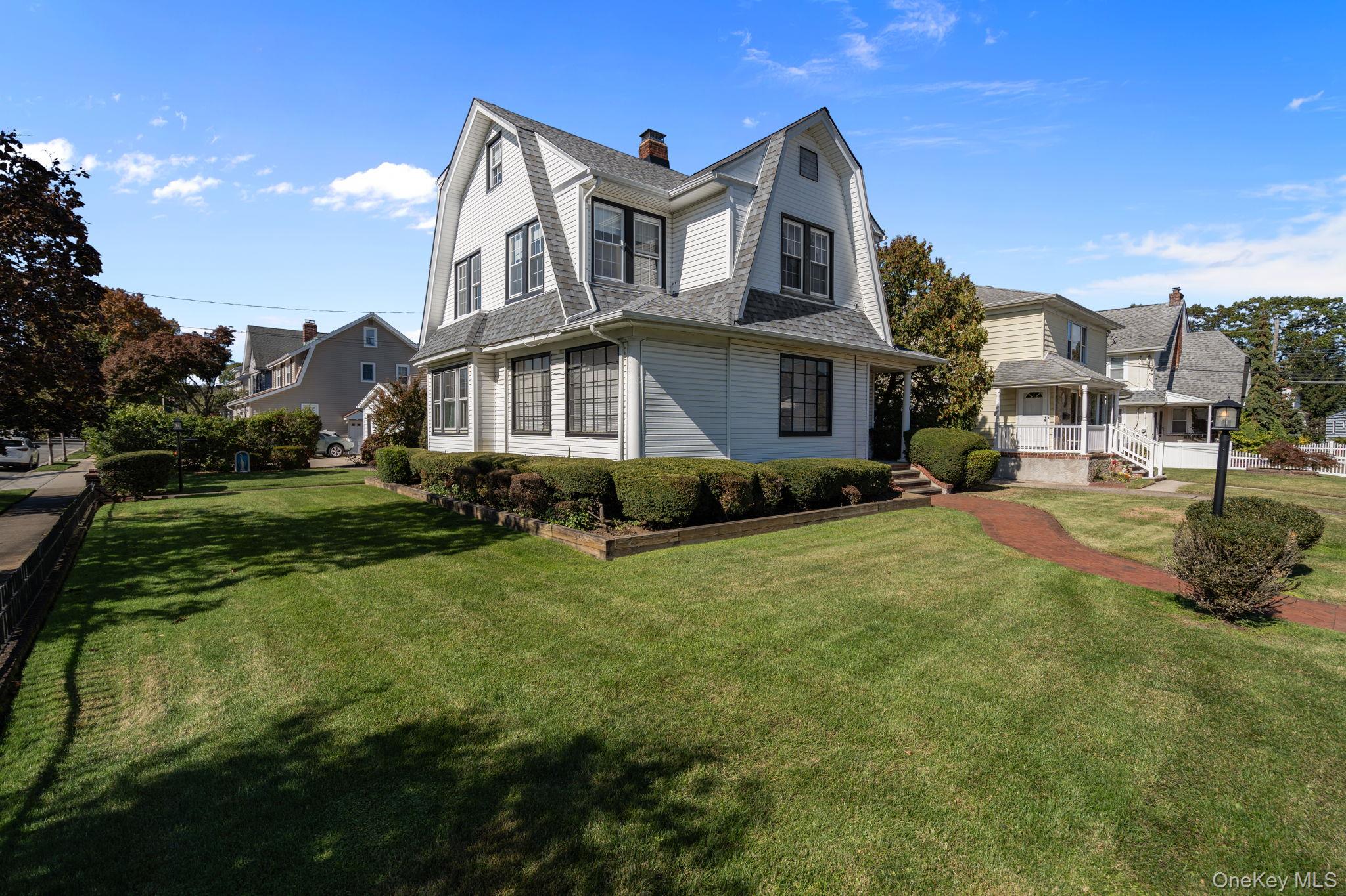 #1 photo, 29 Summit Avenue, Lynbrook , NY 11563