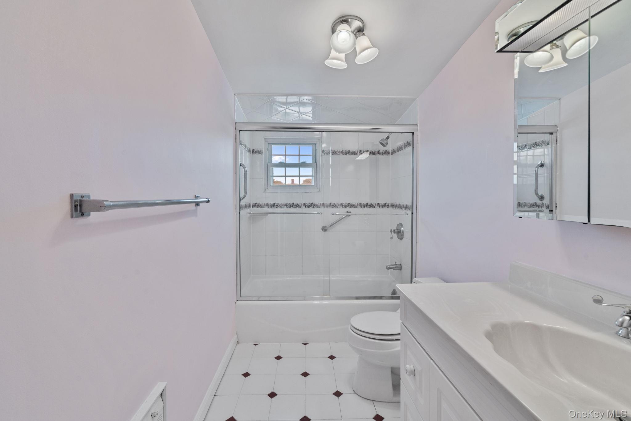 #20 photo, 29 Summit Avenue, Lynbrook , NY 11563