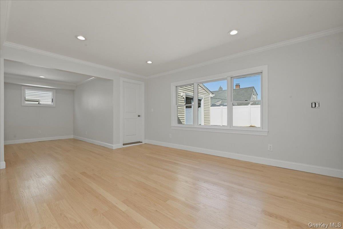 #10 photo, 38 Bobolink Lane, ناسو Levittown , NY 11756