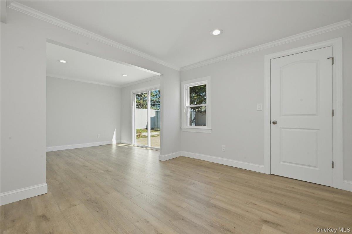 #15 photo, 38 Bobolink Lane, ناسو Levittown , NY 11756