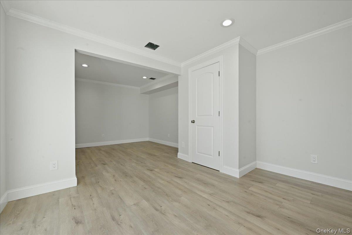 #17 photo, 38 Bobolink Lane, ناسو Levittown , NY 11756